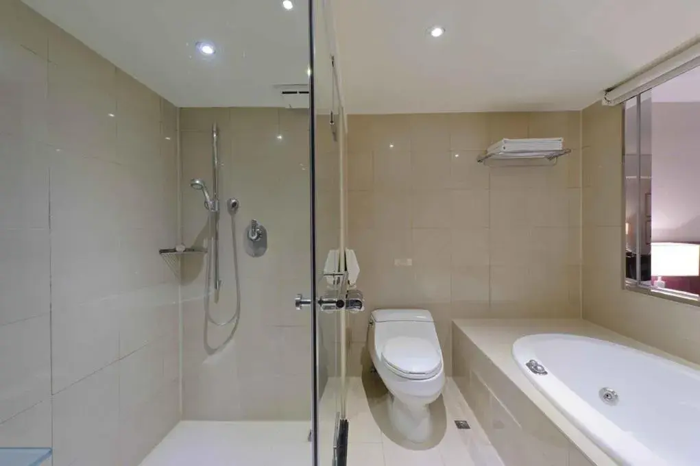 Shower, Bathroom in K Hotel - Yunghe