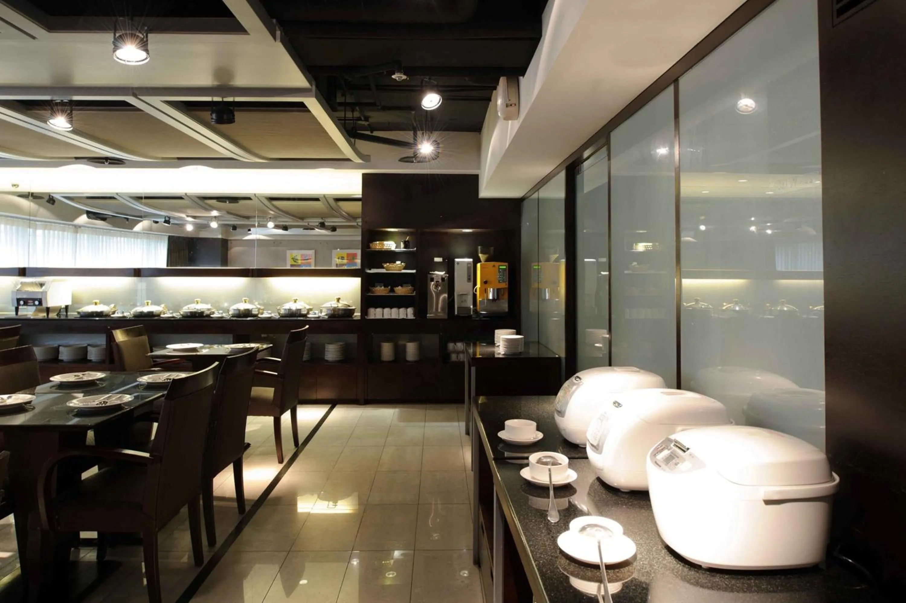Restaurant/places to eat in K Hotel - Yunghe