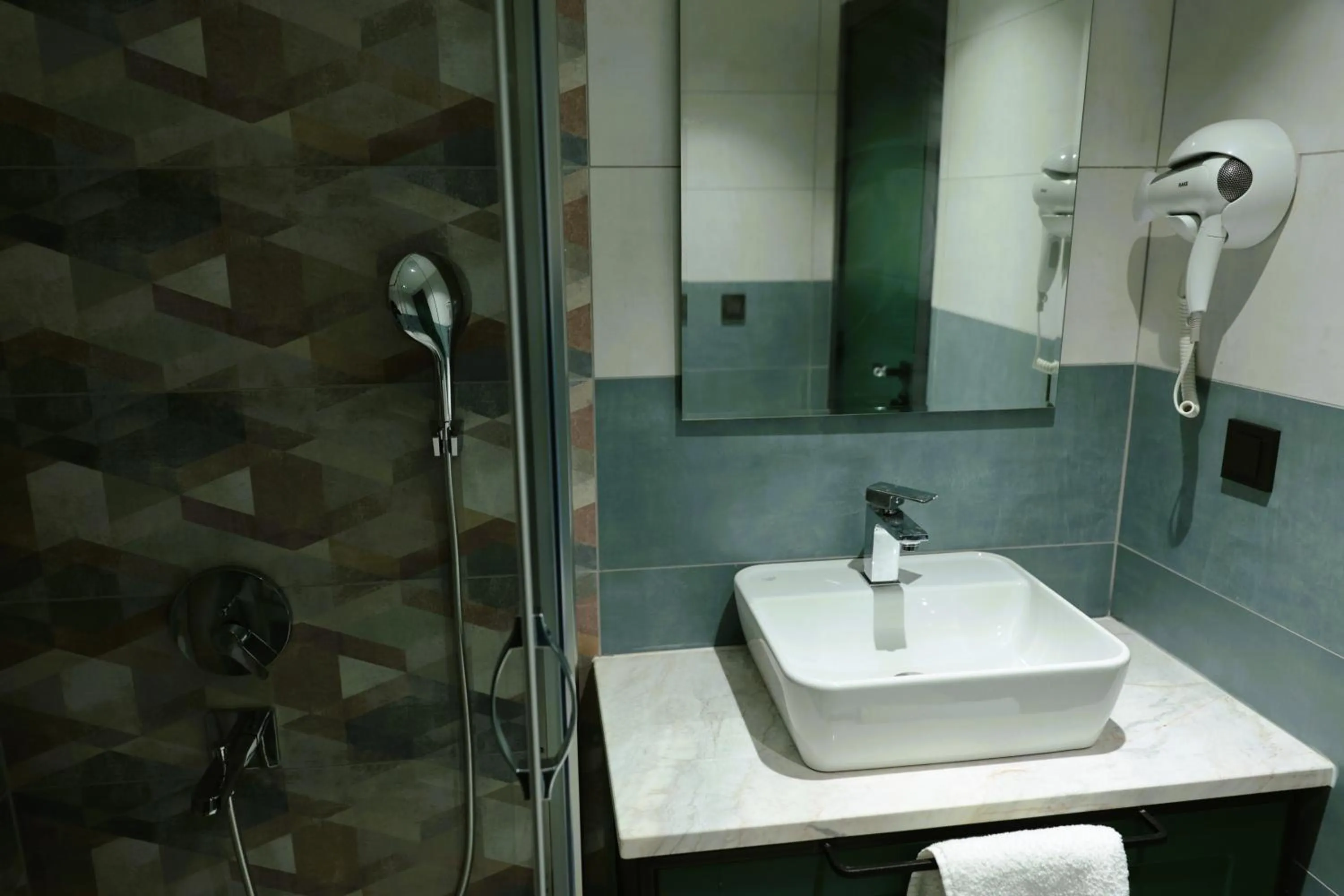 Bathroom in Aybek Ratio Hotel