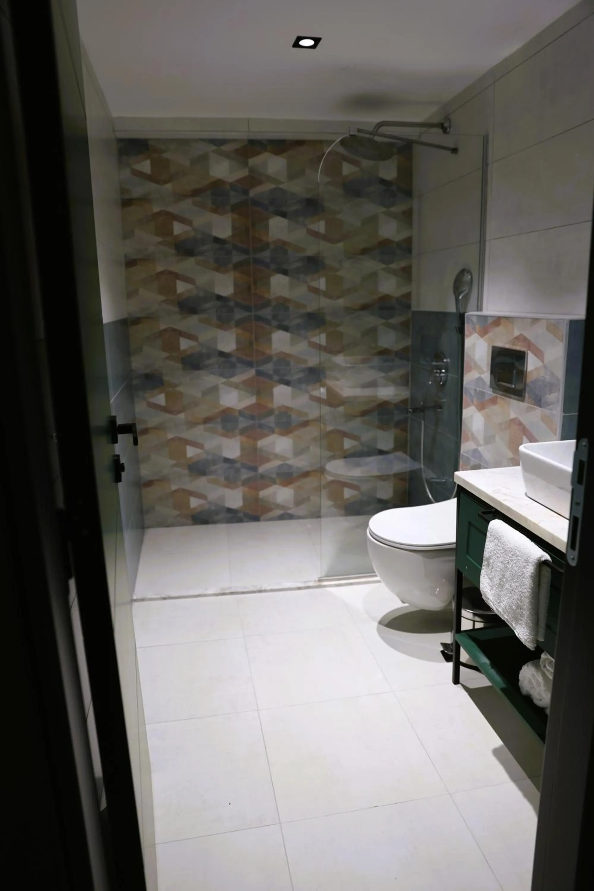 Bathroom in Aybek Ratio Hotel