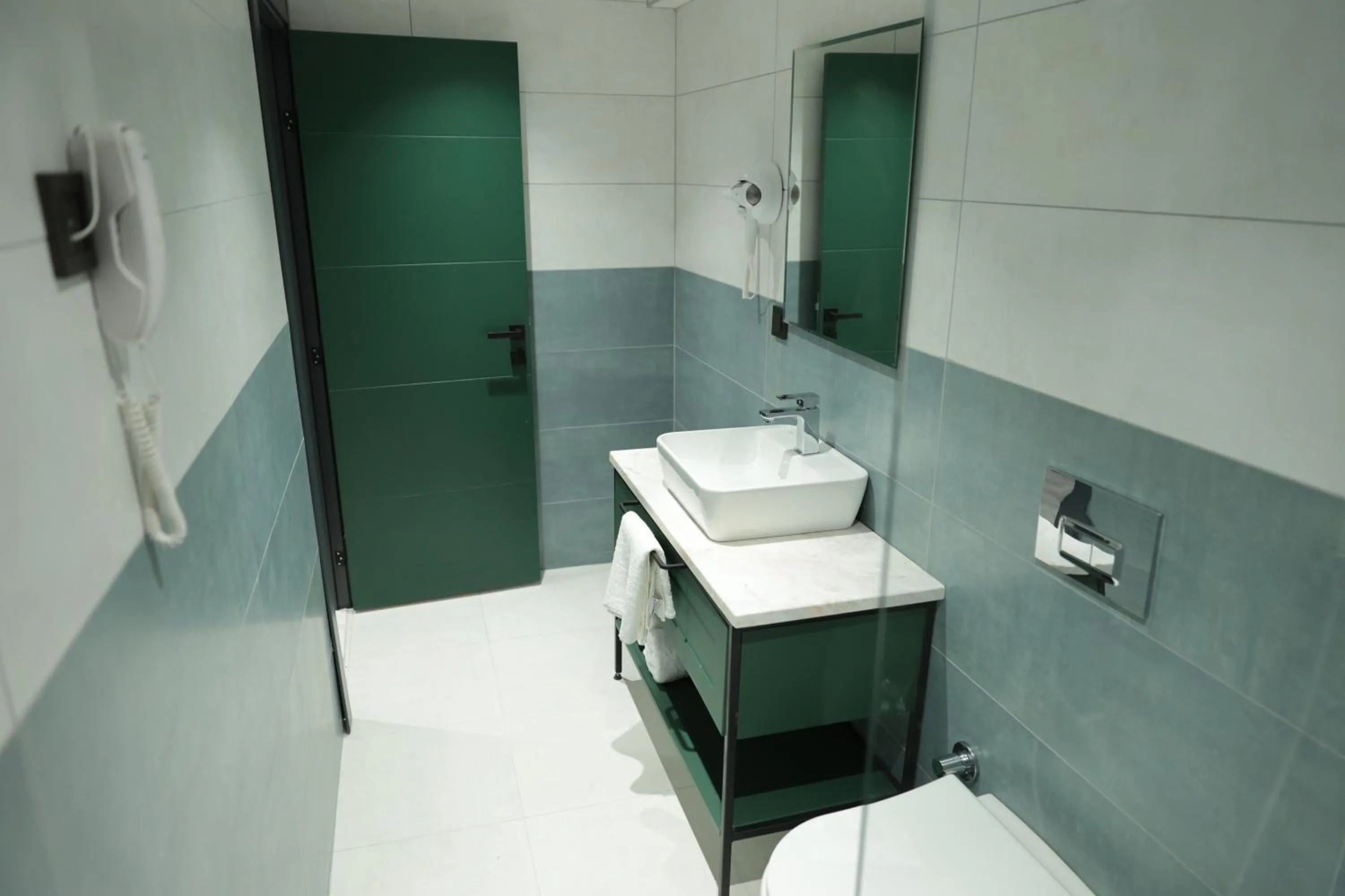 Bathroom in Aybek Ratio Hotel