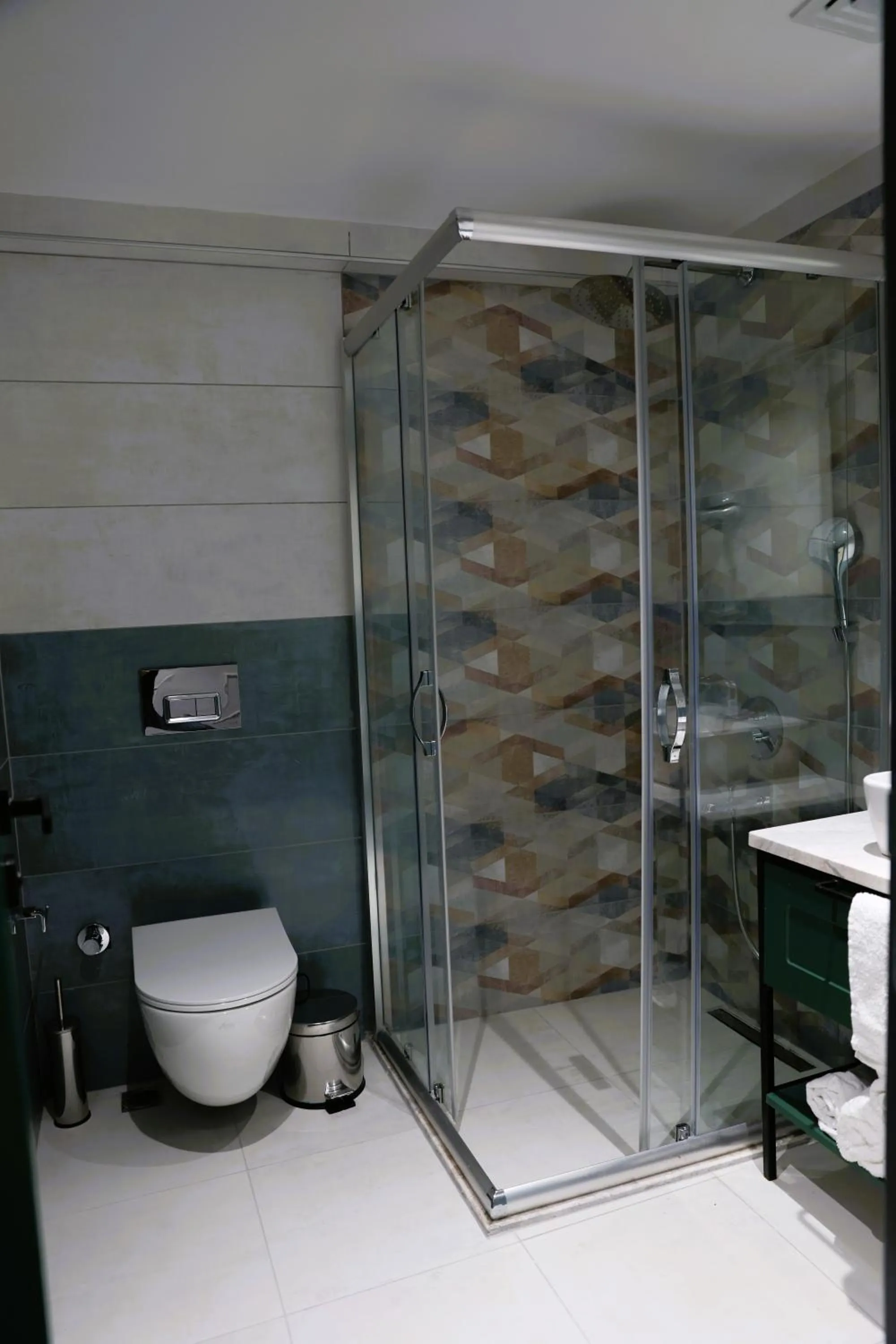 Bathroom in Aybek Ratio Hotel