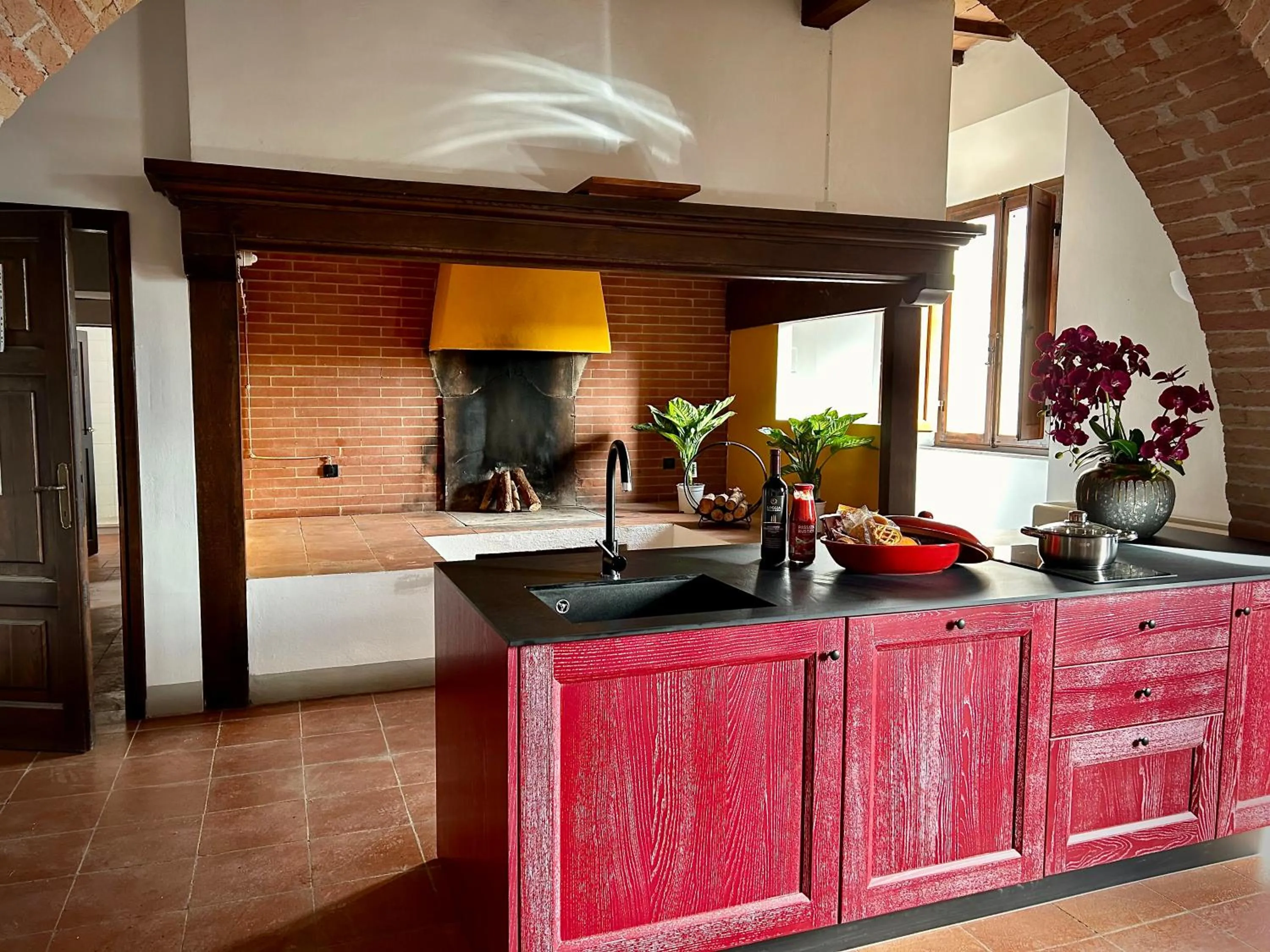 Kitchen or kitchenette in Villa Mucellena