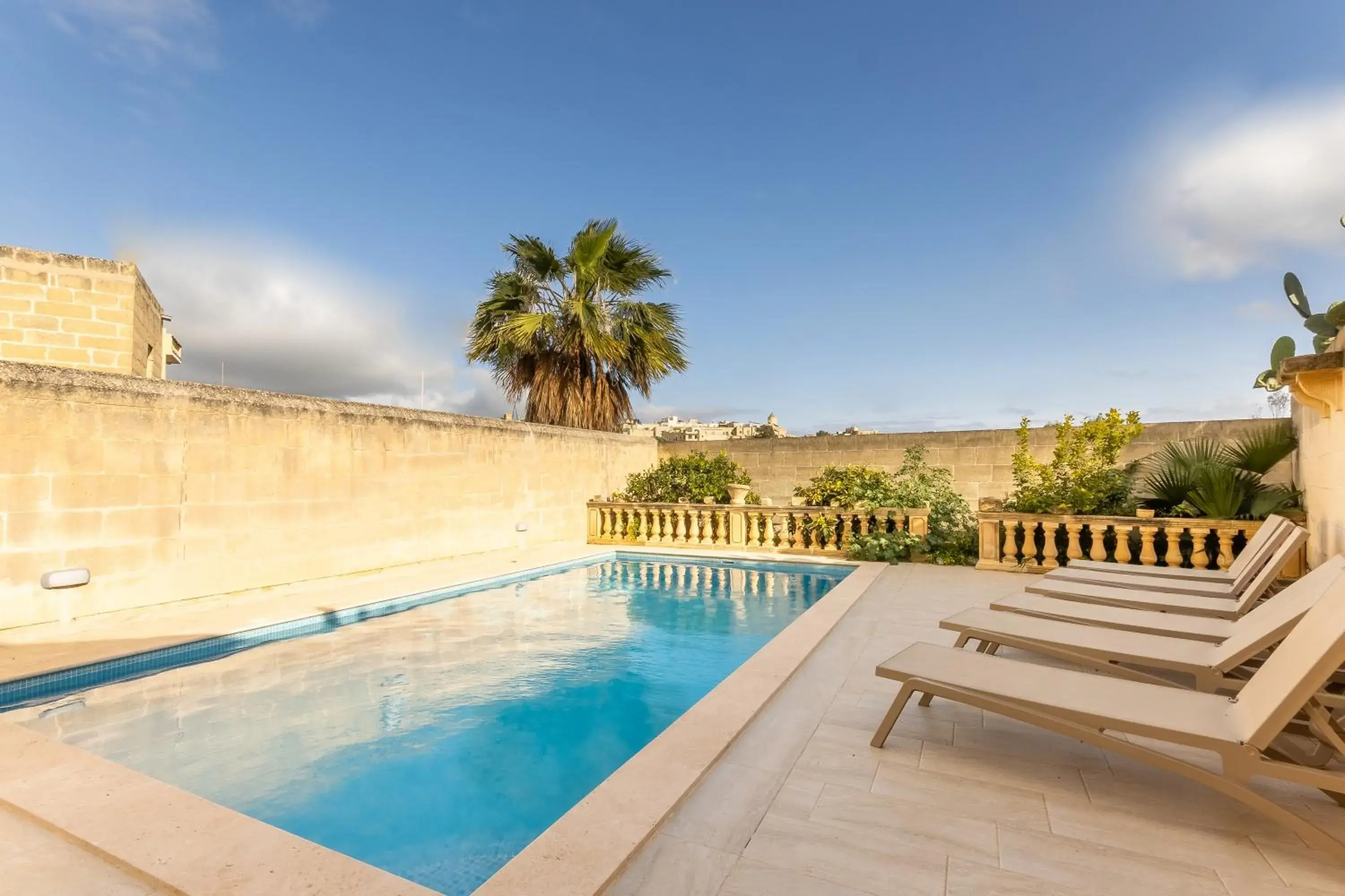 Surwig Gozitan Villa & Pool - Happy Rentals Surwig Gozitan Villa & Pool - Happy Rentals
