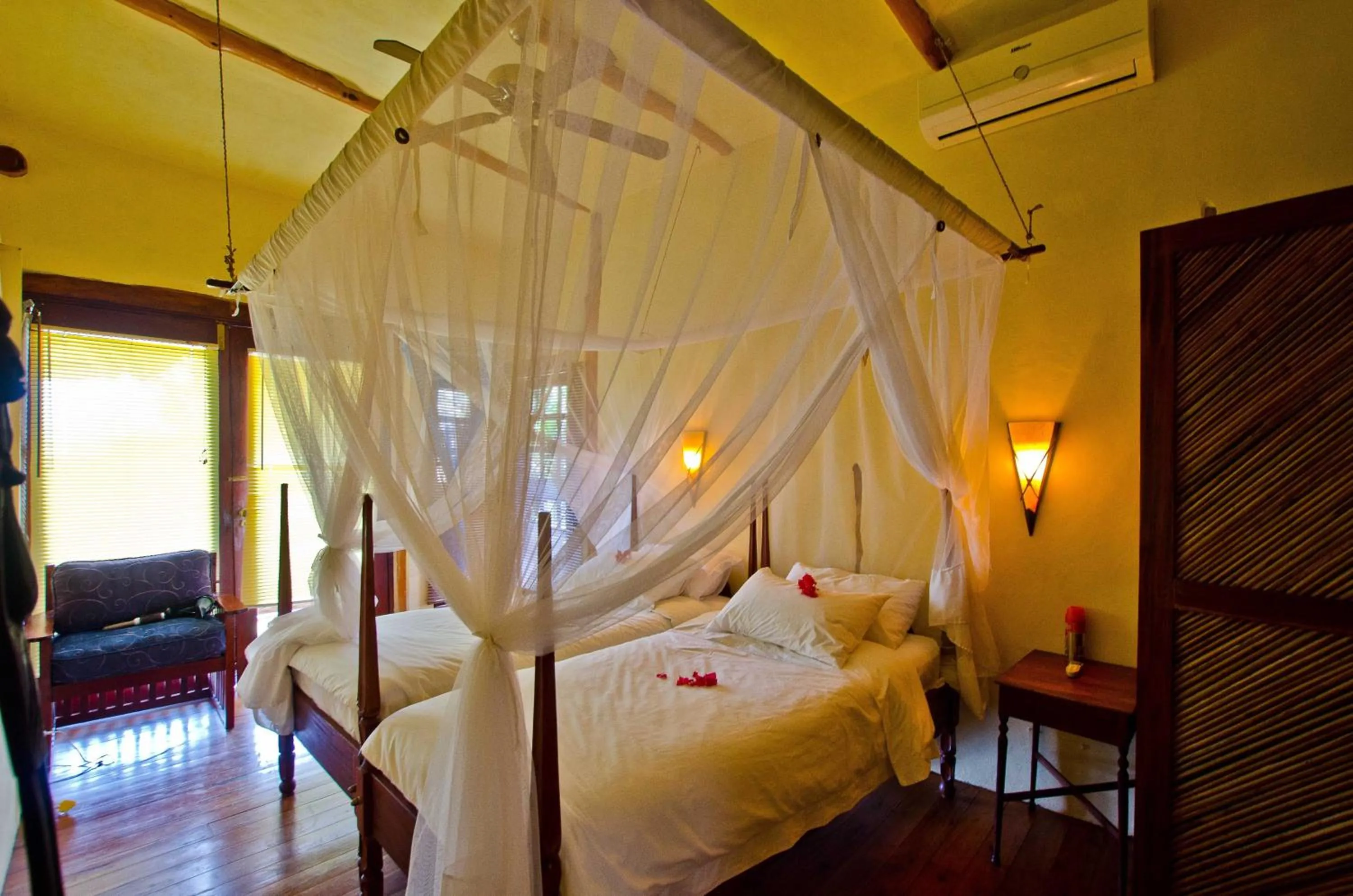 Bedroom, Bed in Casa Cabana Beach