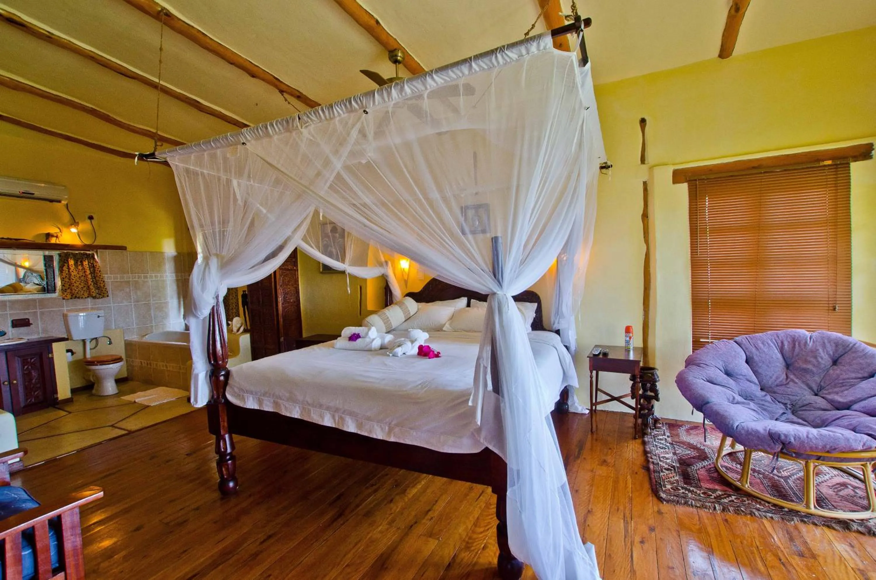 Bedroom, Bed in Casa Cabana Beach