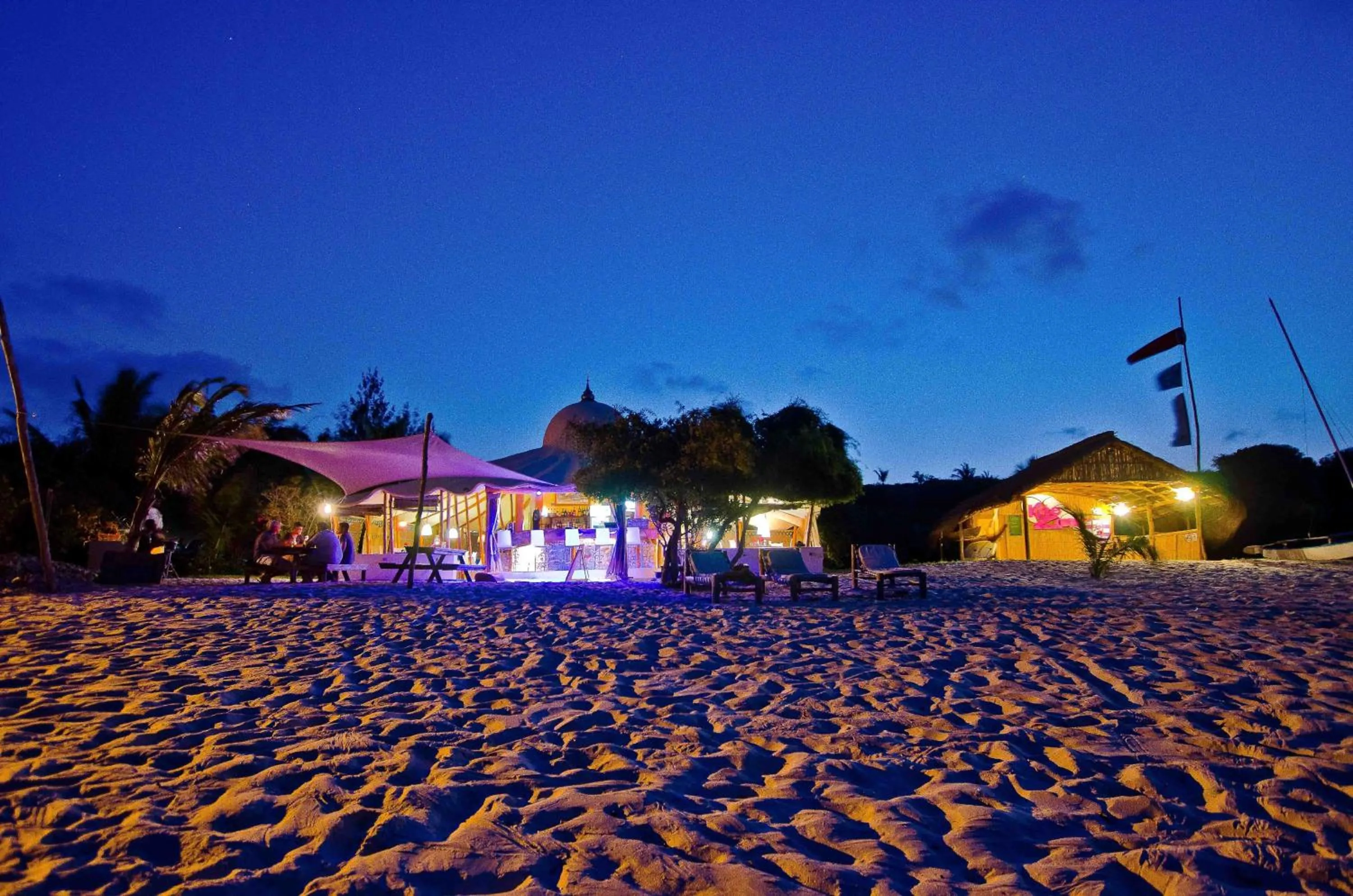 Restaurant/places to eat in Casa Cabana Beach