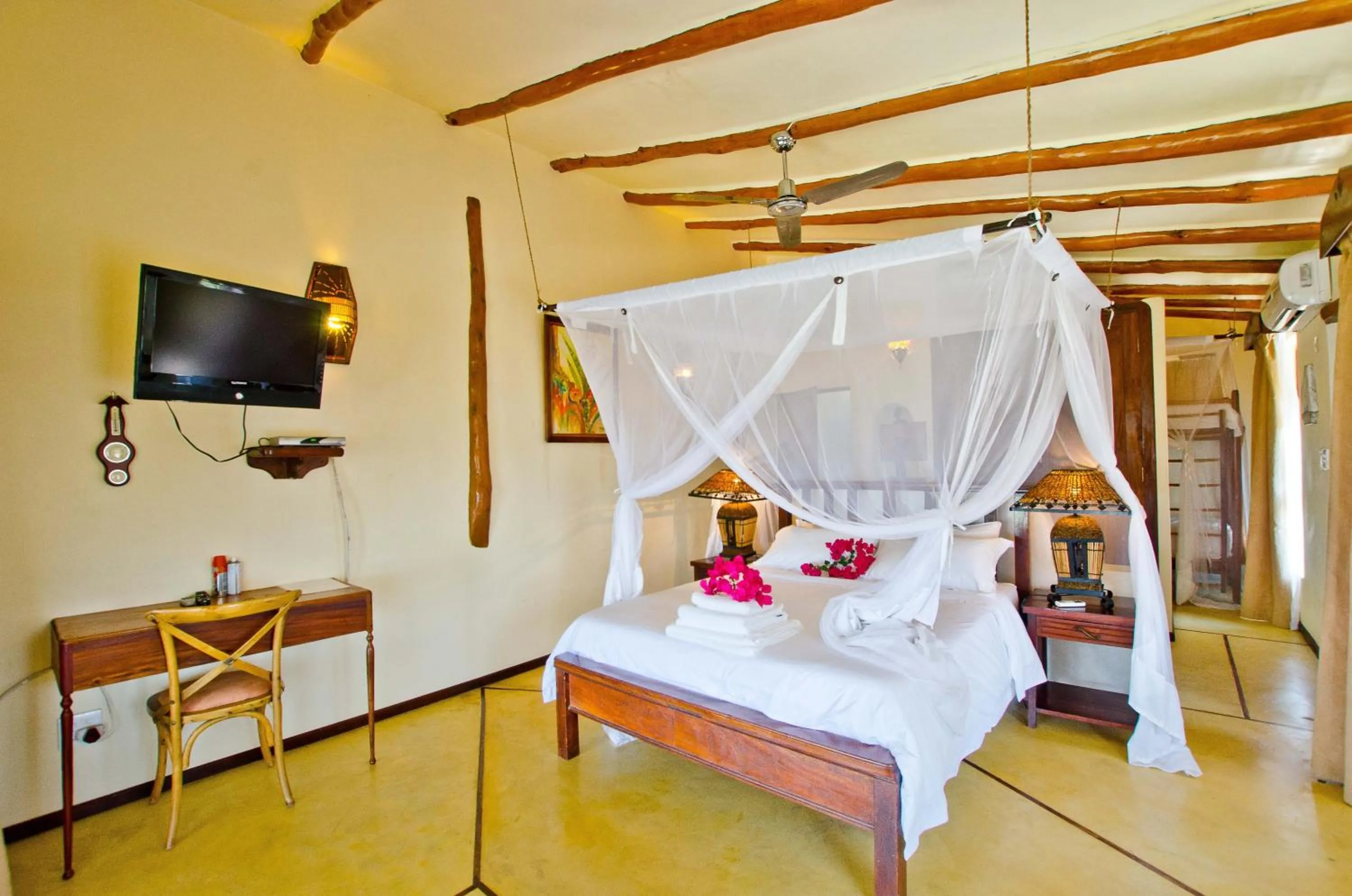 Bedroom, Bed in Casa Cabana Beach