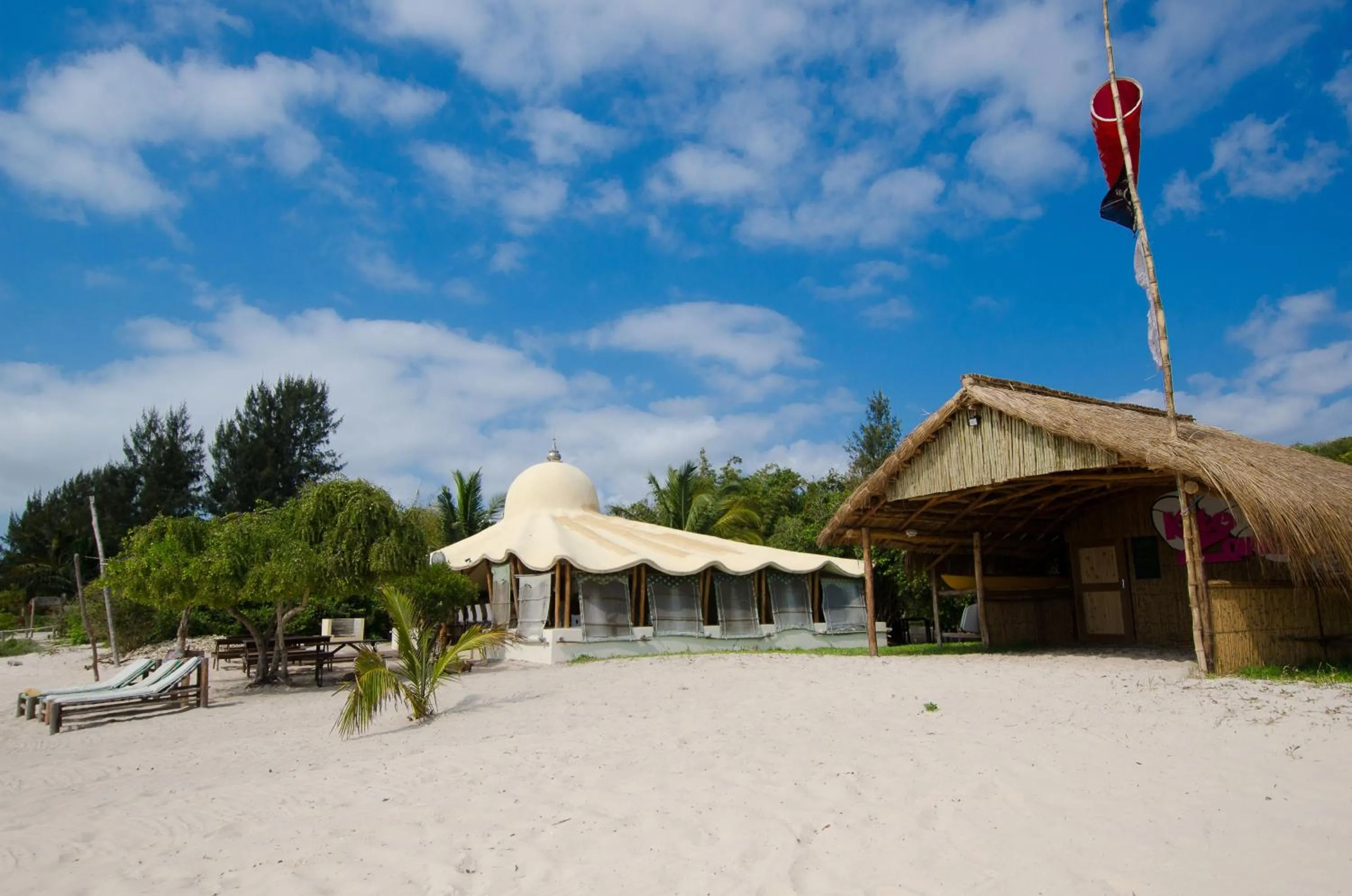 Facade/entrance in Casa Cabana Beach