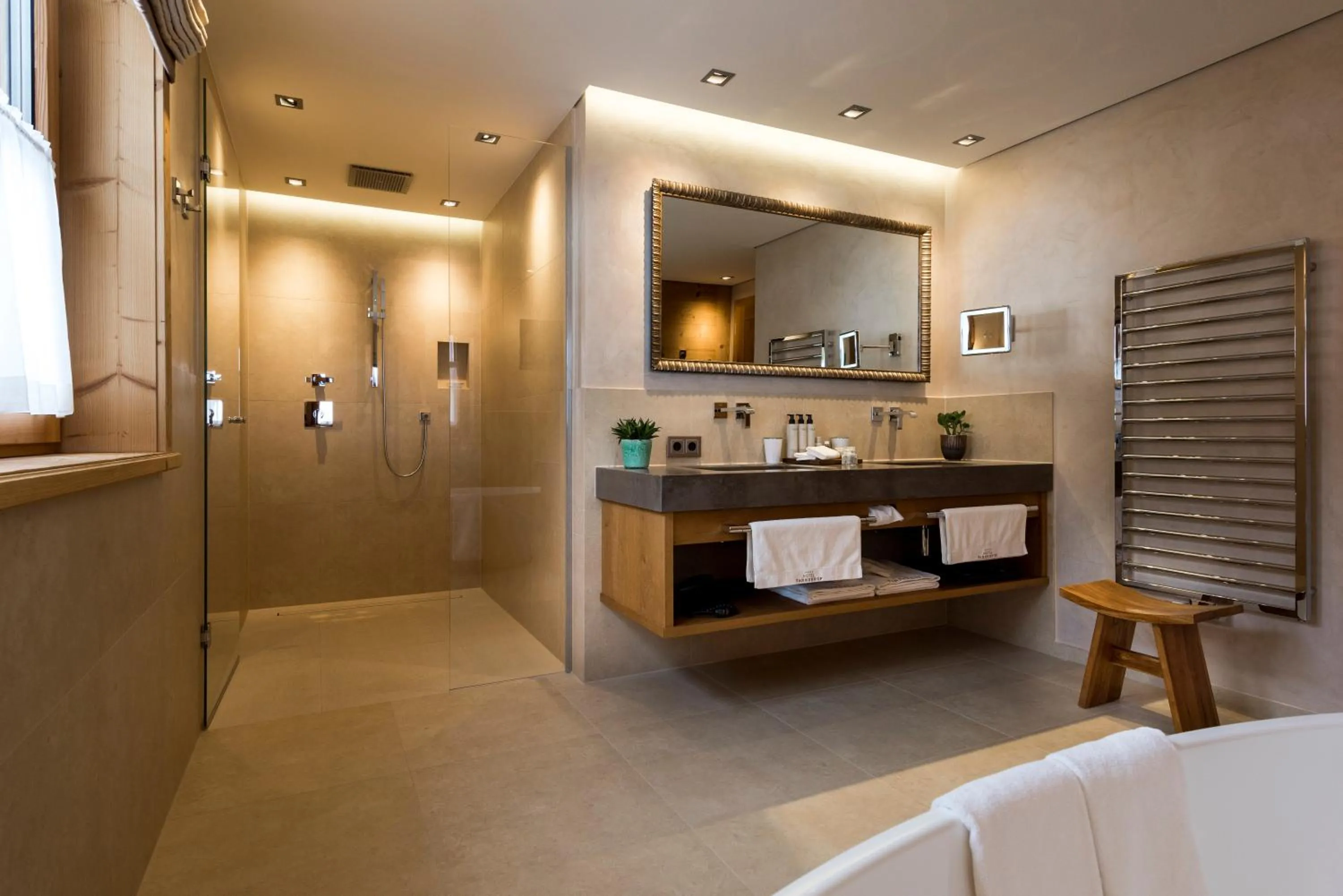 Bathroom in Hotel Tannenhof*****Superior