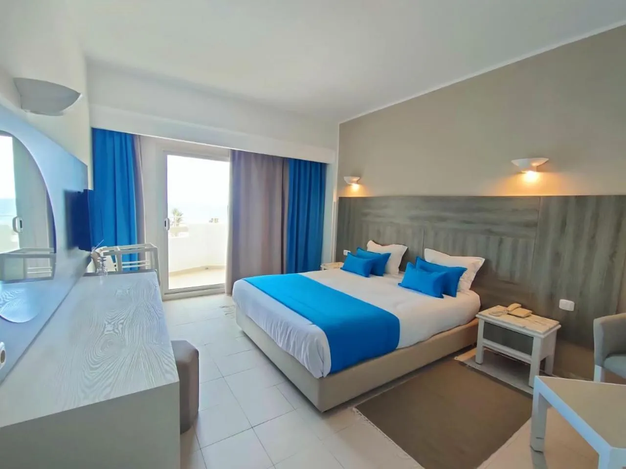 Photo of the whole room, Bed in Vincci Helya Beach