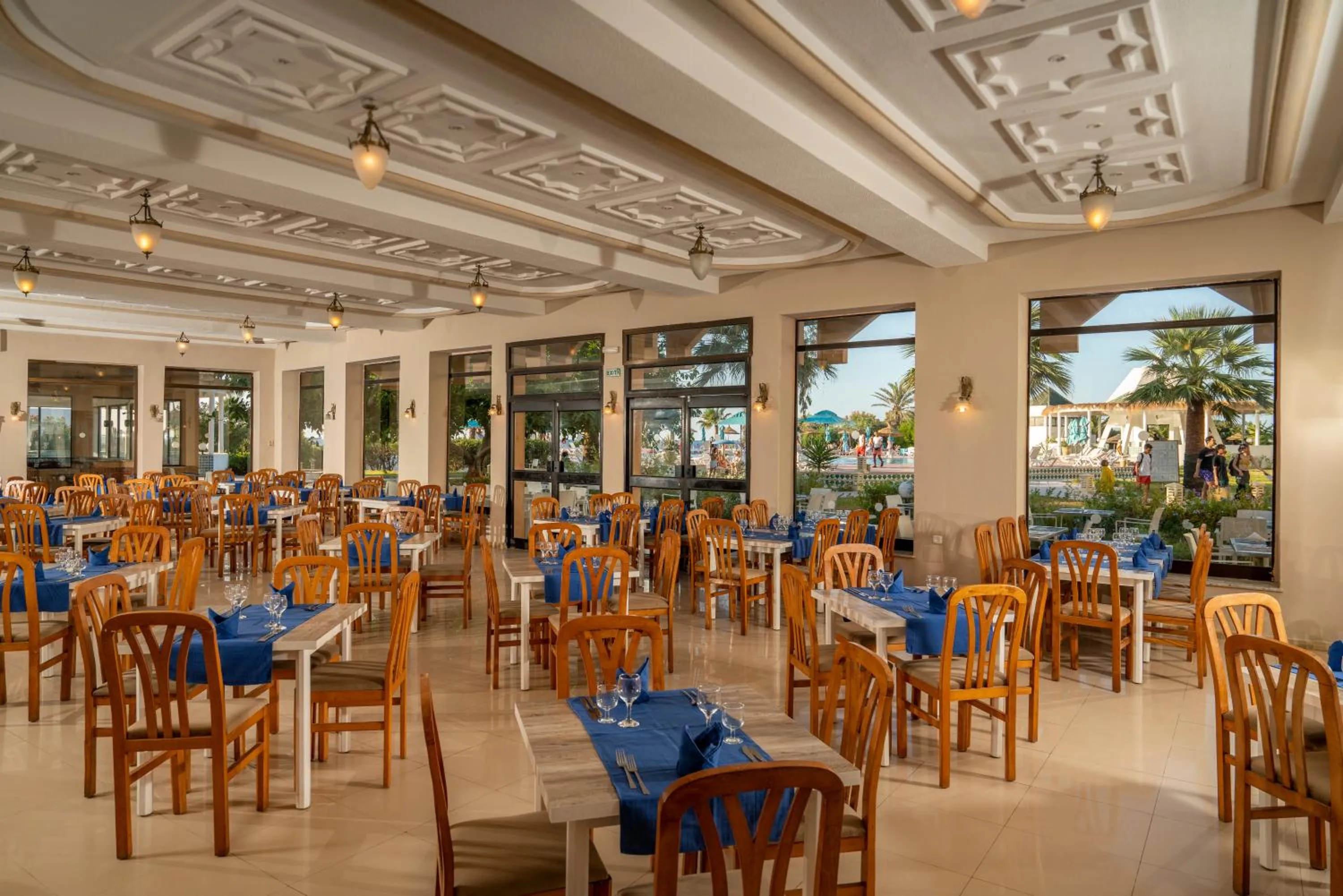 Restaurant/places to eat in Vincci Helya Beach