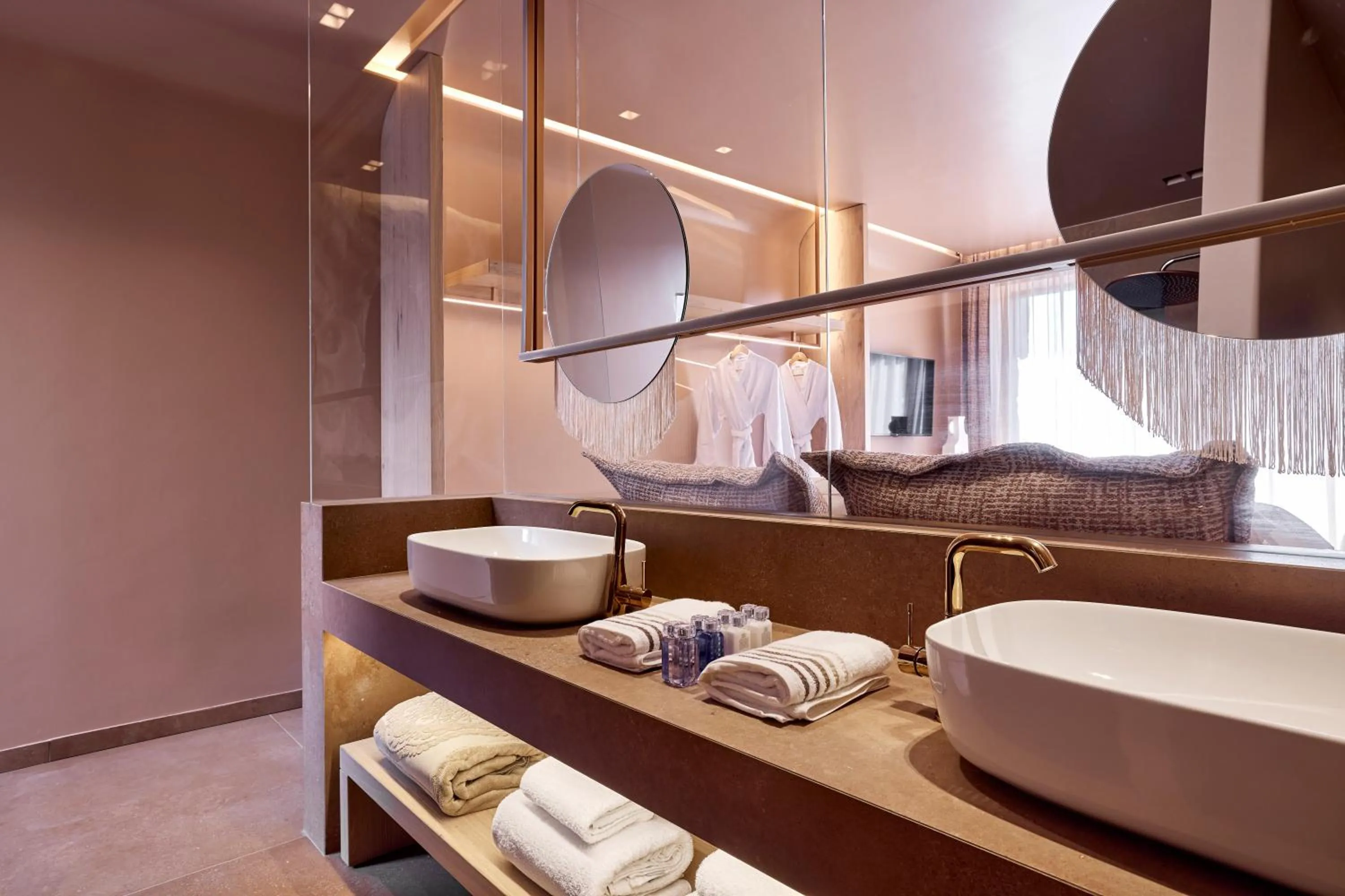 Bathroom, Bed in Ethereum Mykonos