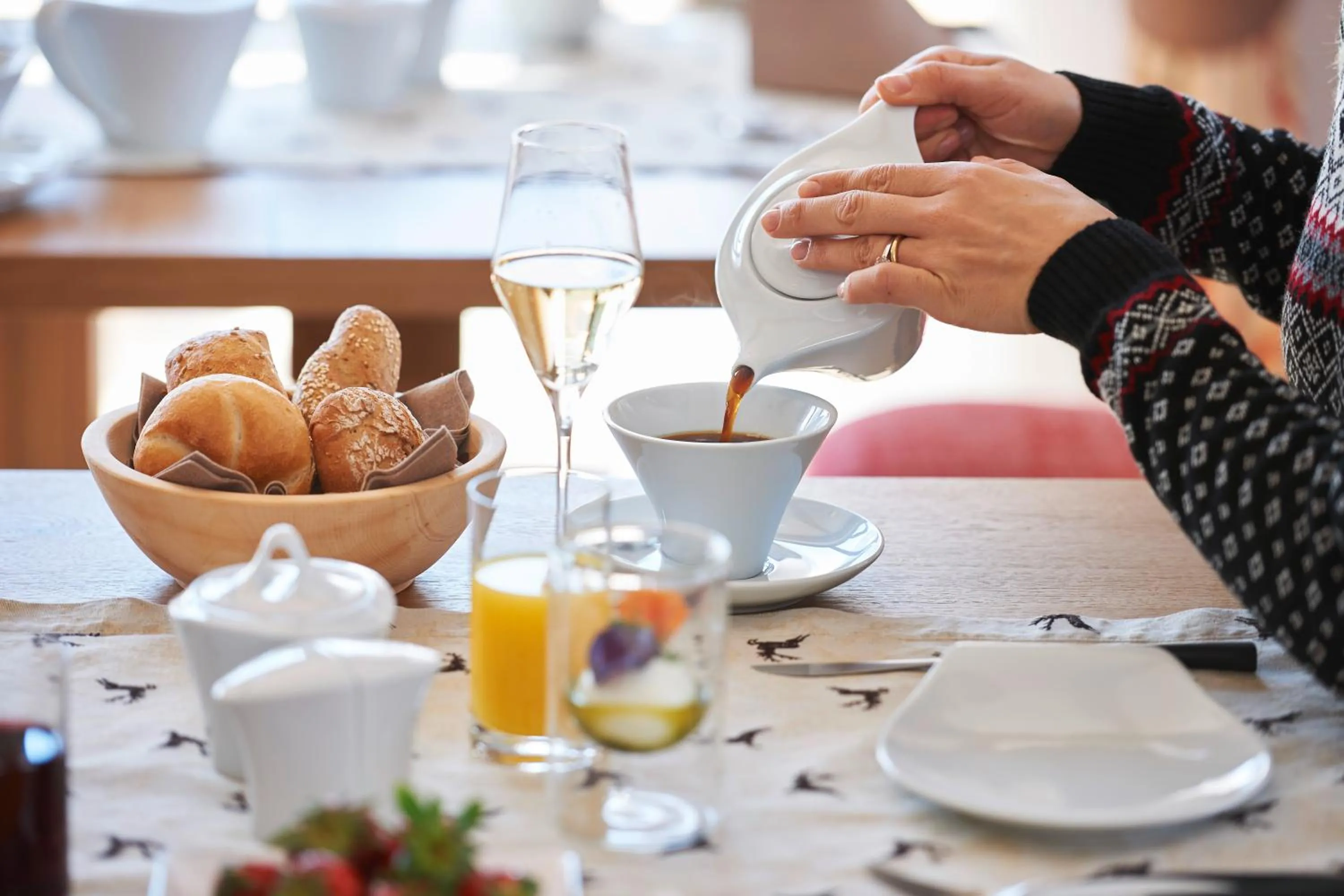 Food and drinks in Boutique Hotel Herzhof - Garni-Appartements - Adults Only