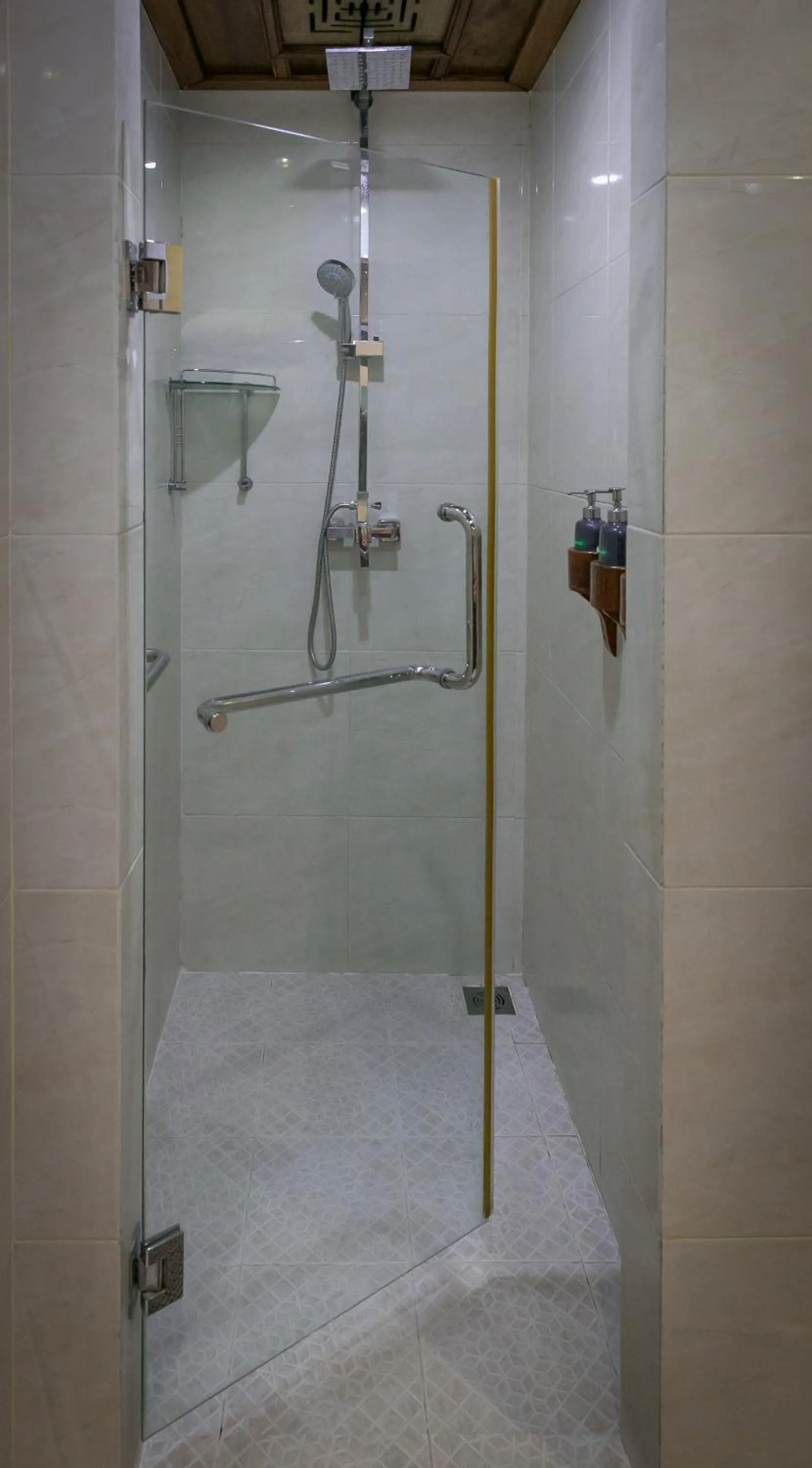 Shower in Mekong Riverview Hotel