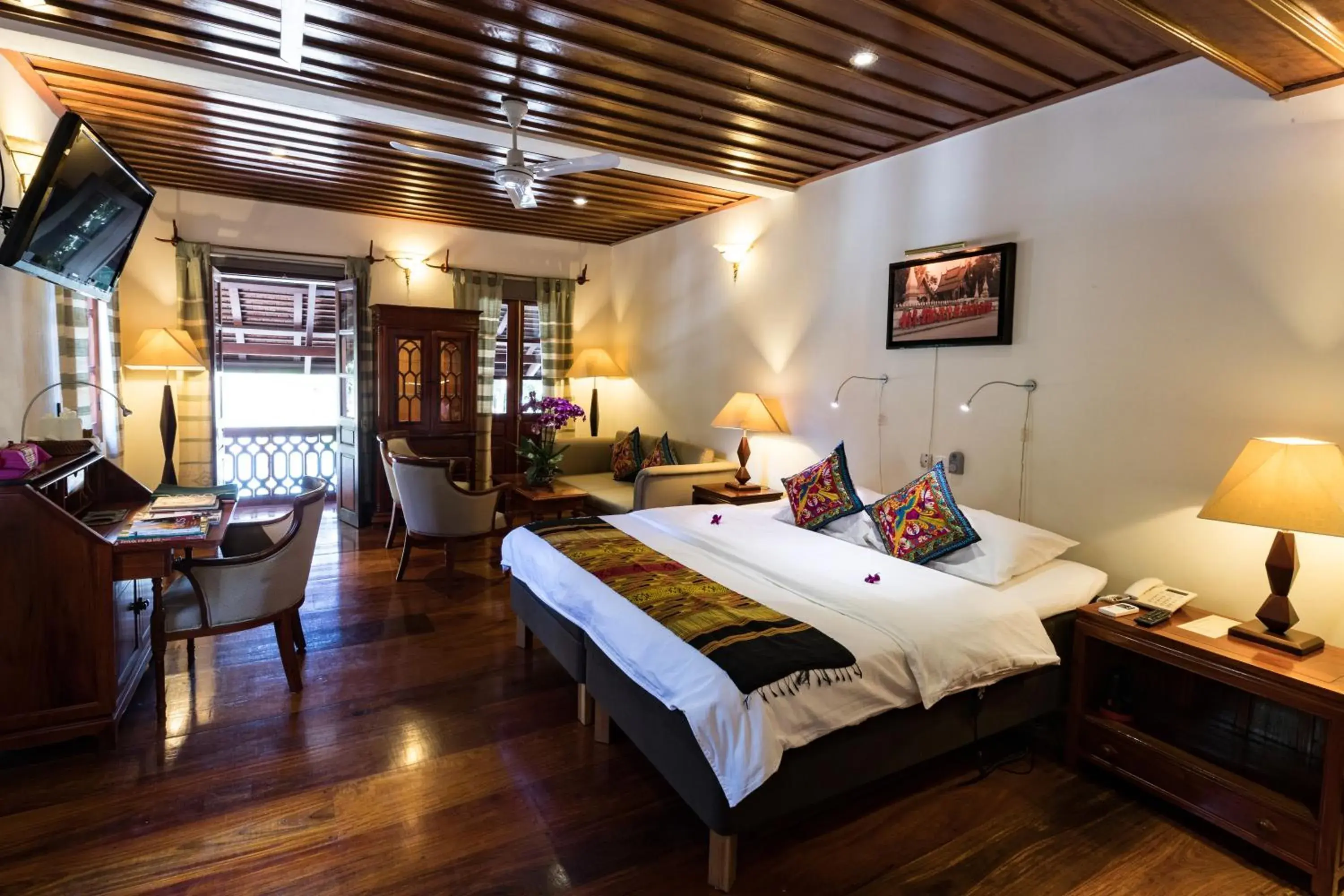 Junior Suite with Mekong River View in Mekong Riverview Hotel Junior Suite with Mekong River View in Mekong Riverview Hotel