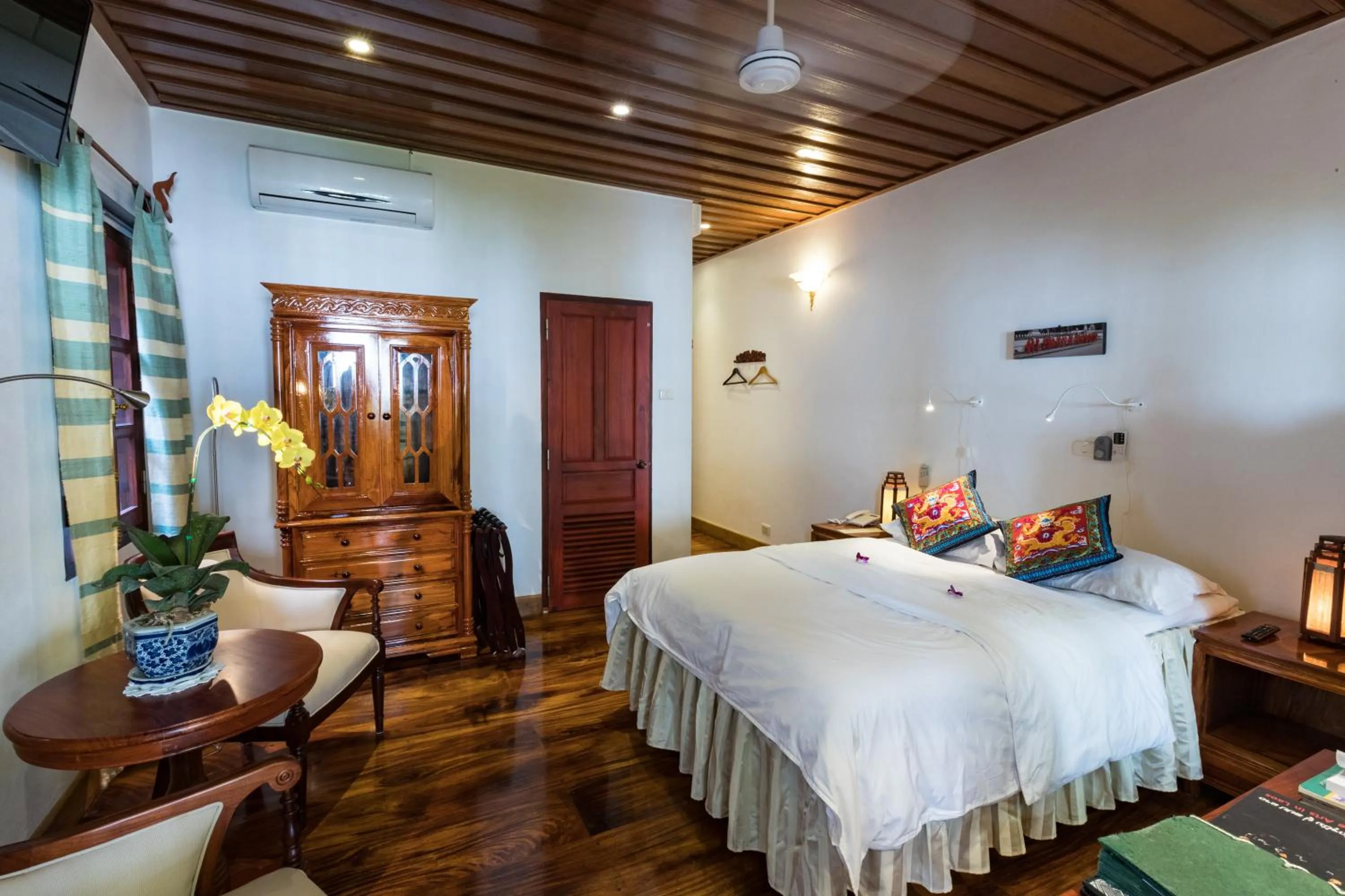 Bed in Mekong Riverview Hotel