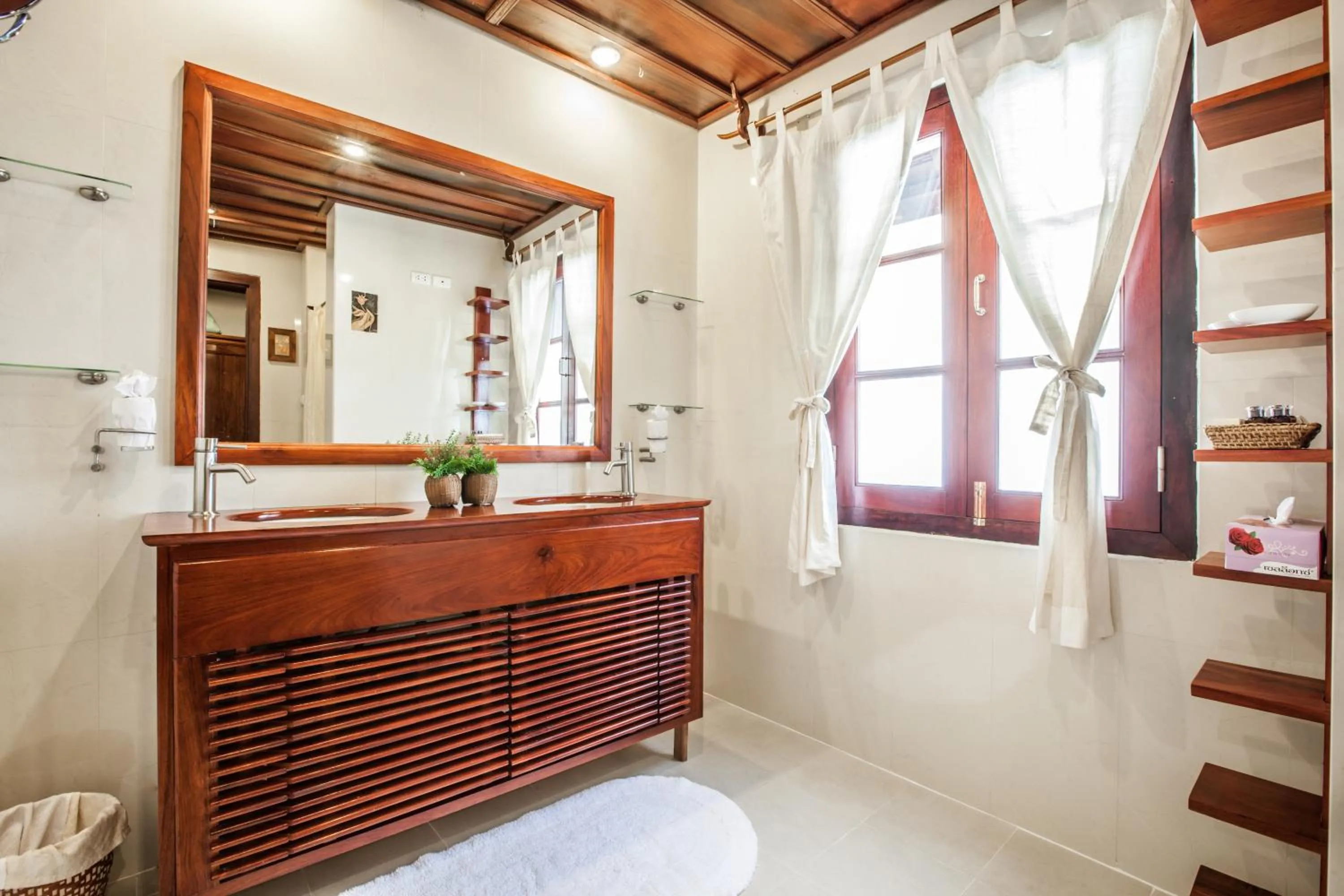 Bathroom in Mekong Riverview Hotel