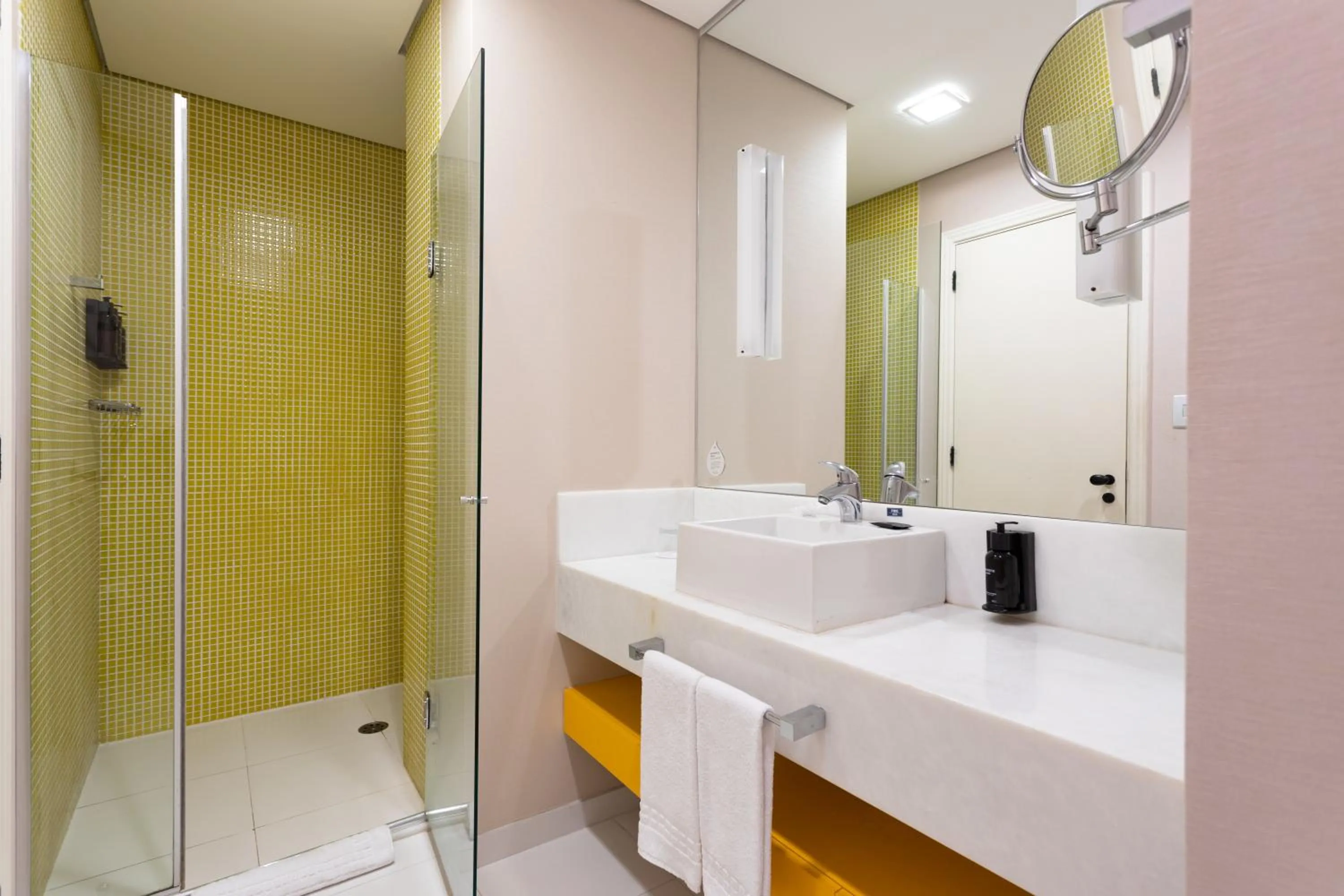 Bathroom in Wyndham Garden São Paulo Convention Nortel