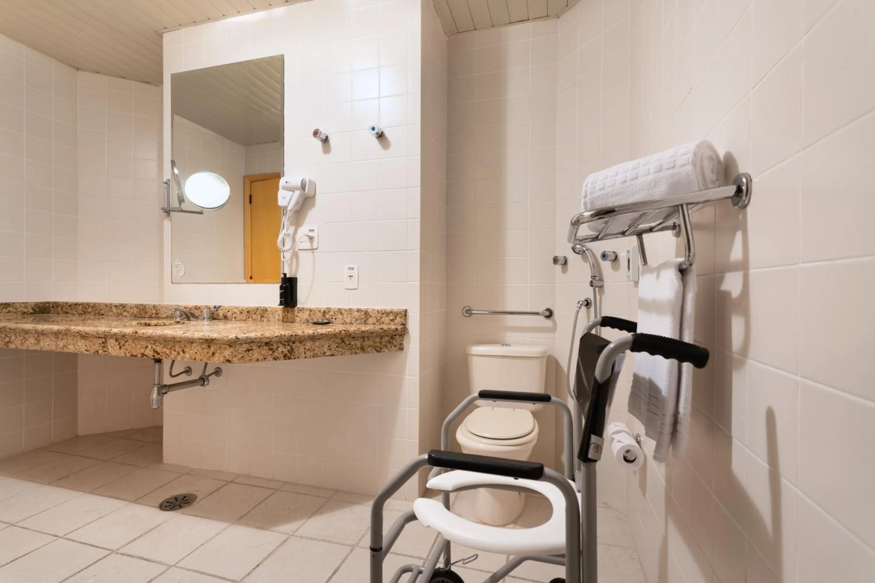 Bathroom in Wyndham Garden São Paulo Convention Nortel