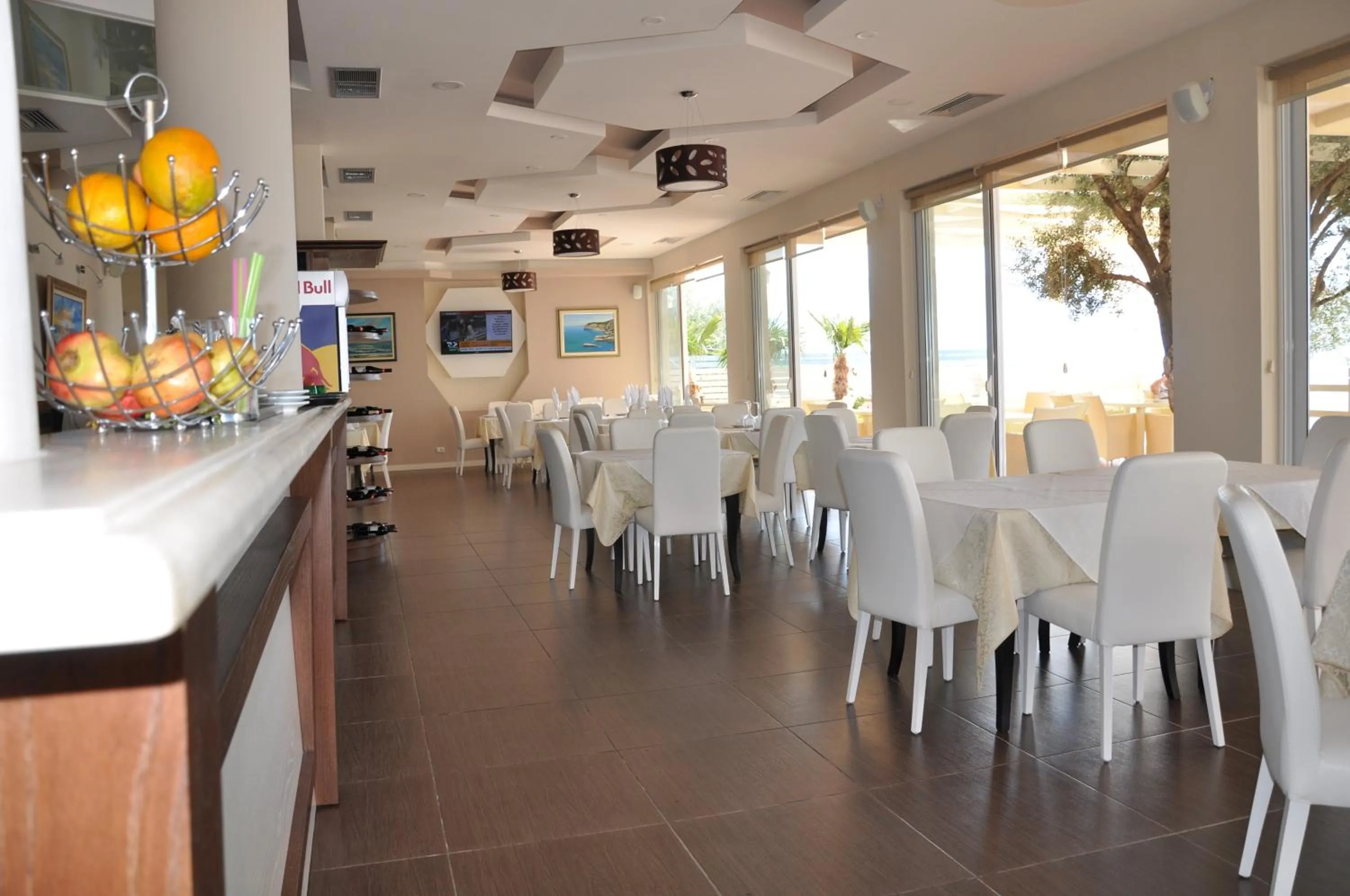 Restaurant/places to eat in Coral Hotel & Resort