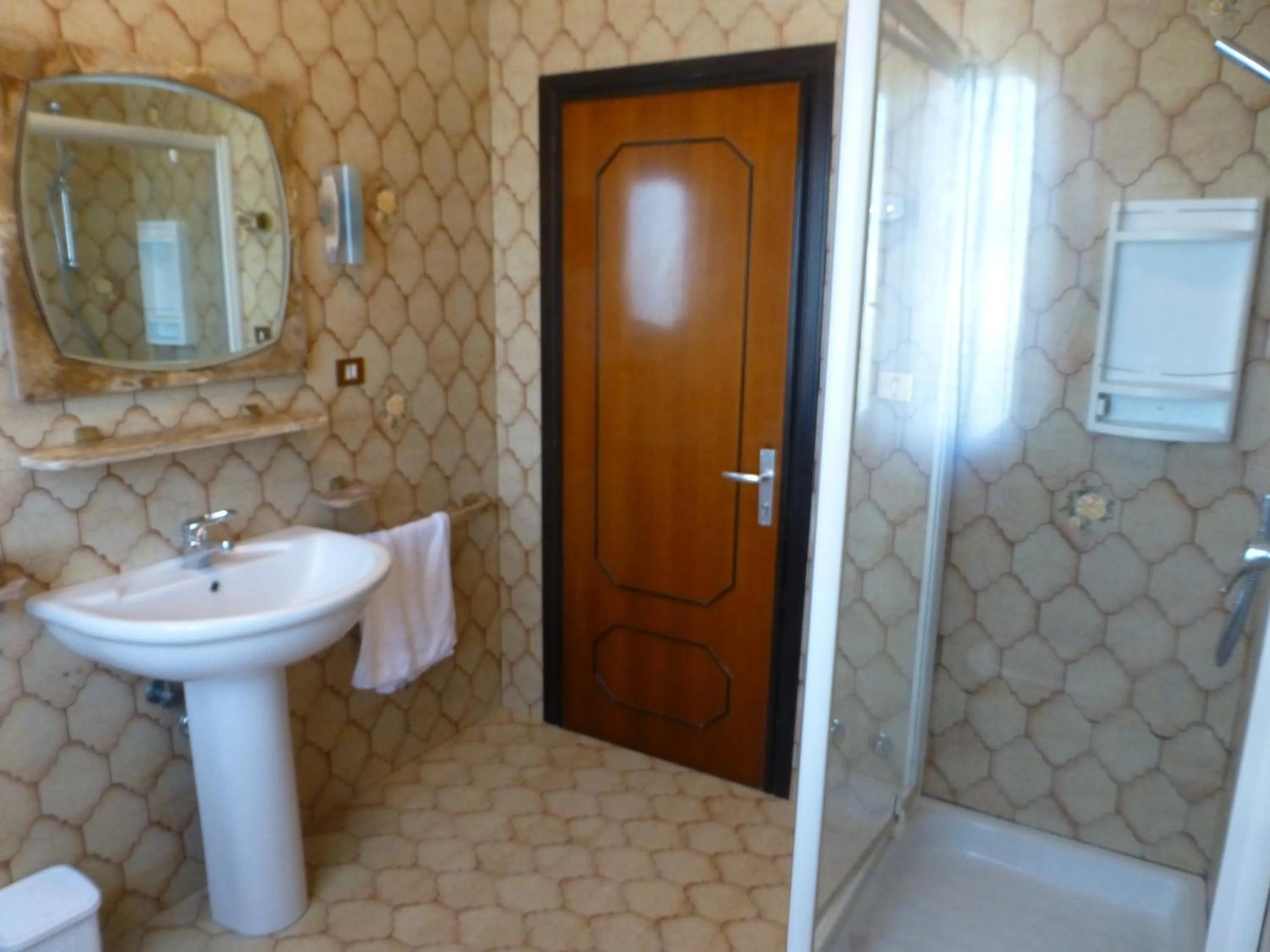 Shower in B&B Airport Venice Diego