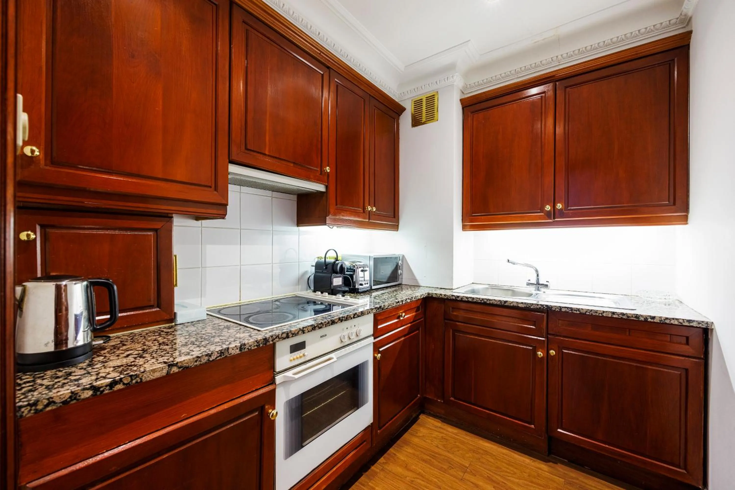 Kitchen or kitchenette in CARLTON COURT - MAYFAIR