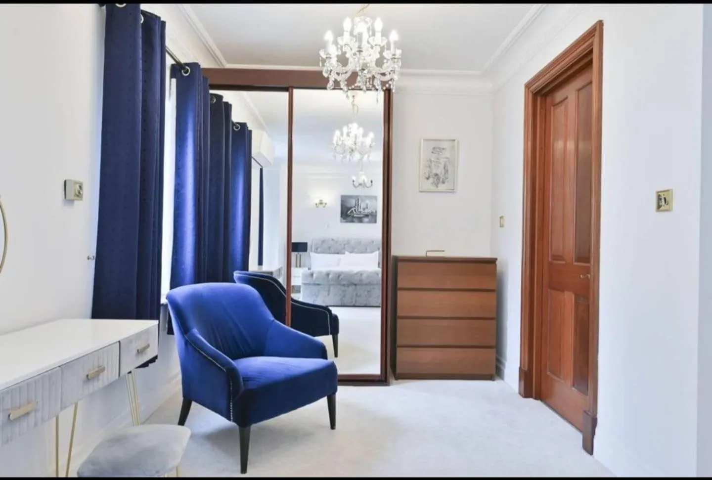 Bedroom in CARLTON COURT - MAYFAIR
