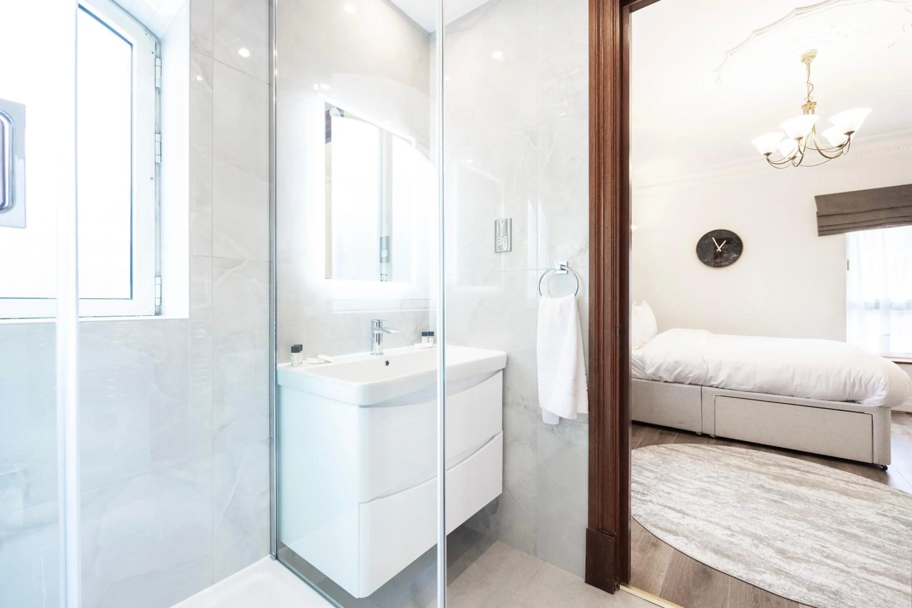 towels, Bed in CARLTON COURT - MAYFAIR