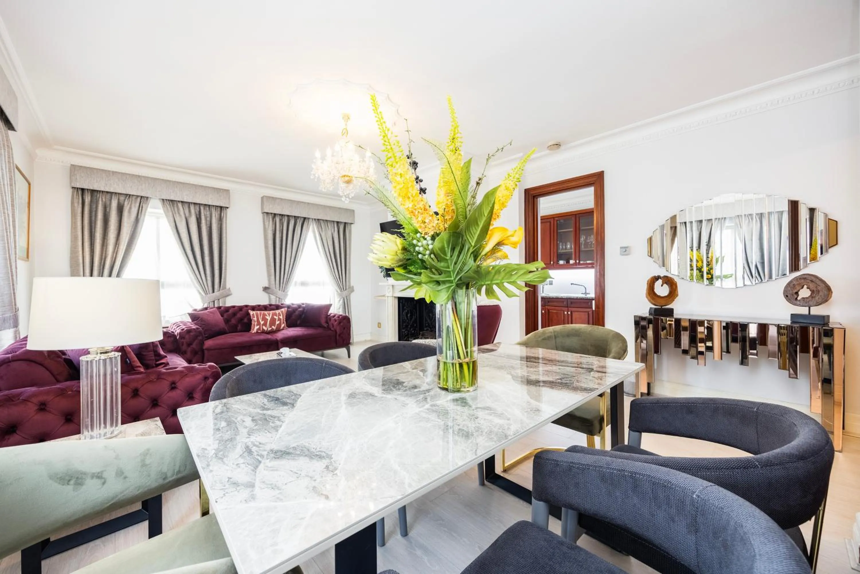 Living room in CARLTON COURT - MAYFAIR