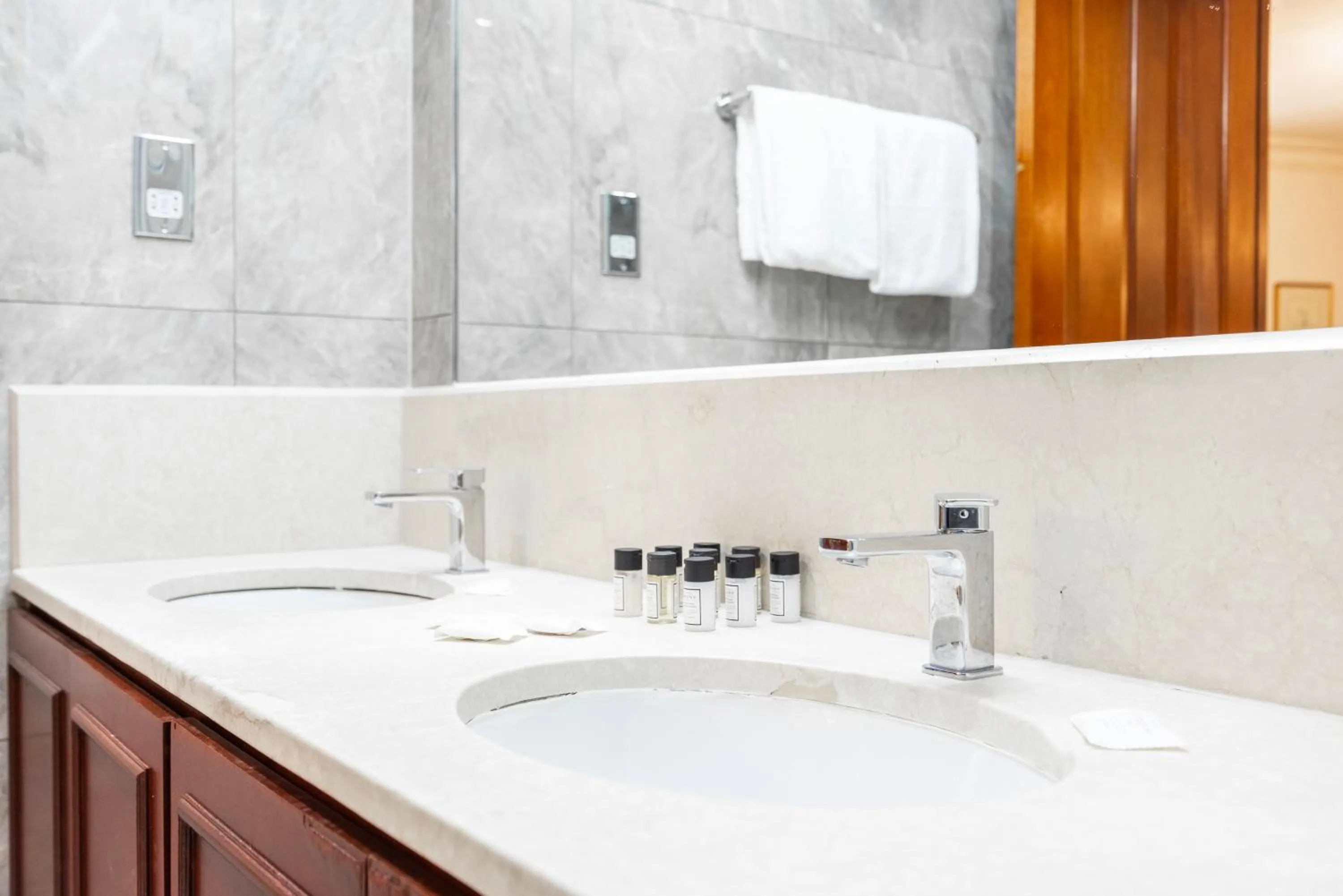 Bathroom in CARLTON COURT - MAYFAIR