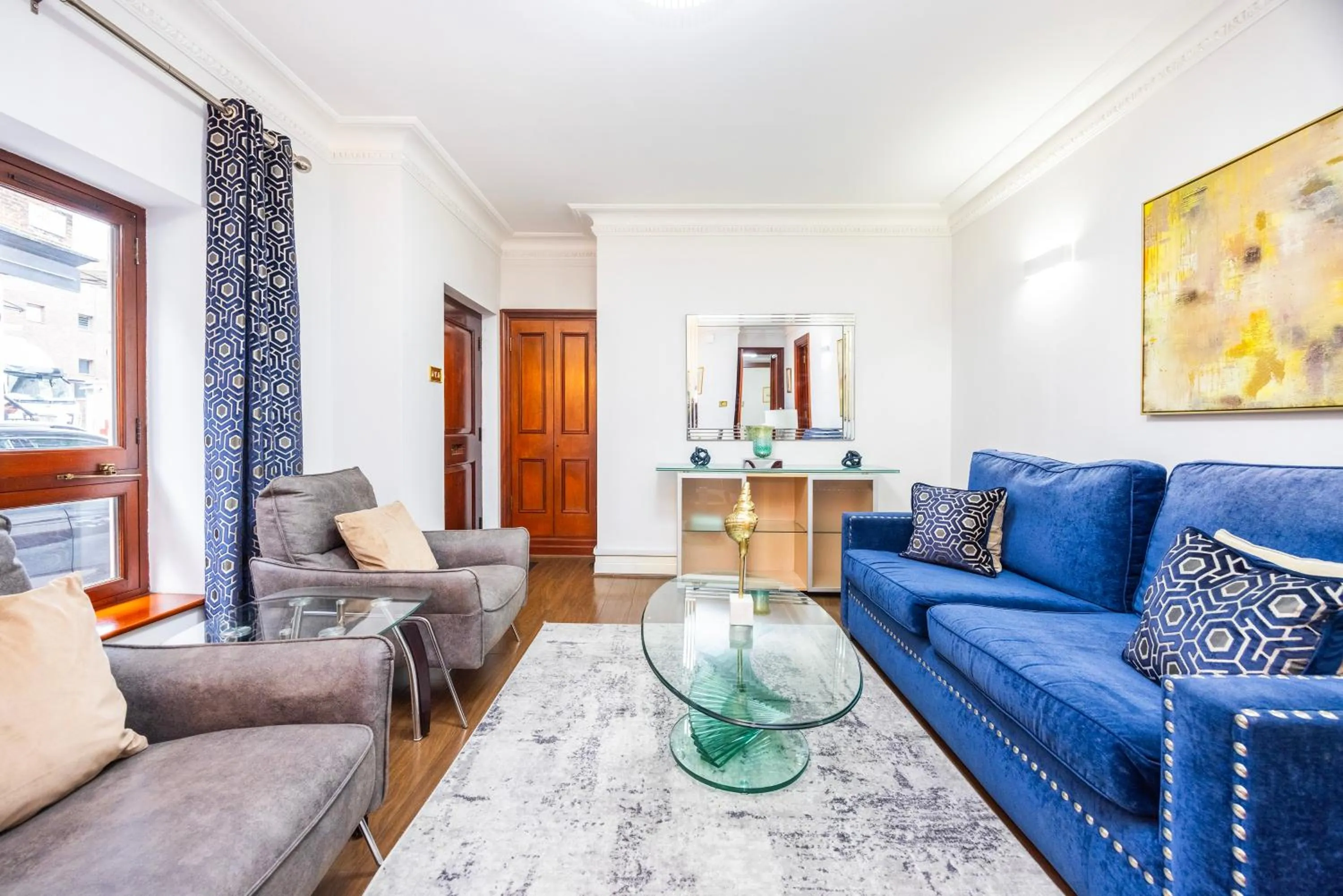 Seating area in CARLTON COURT - MAYFAIR