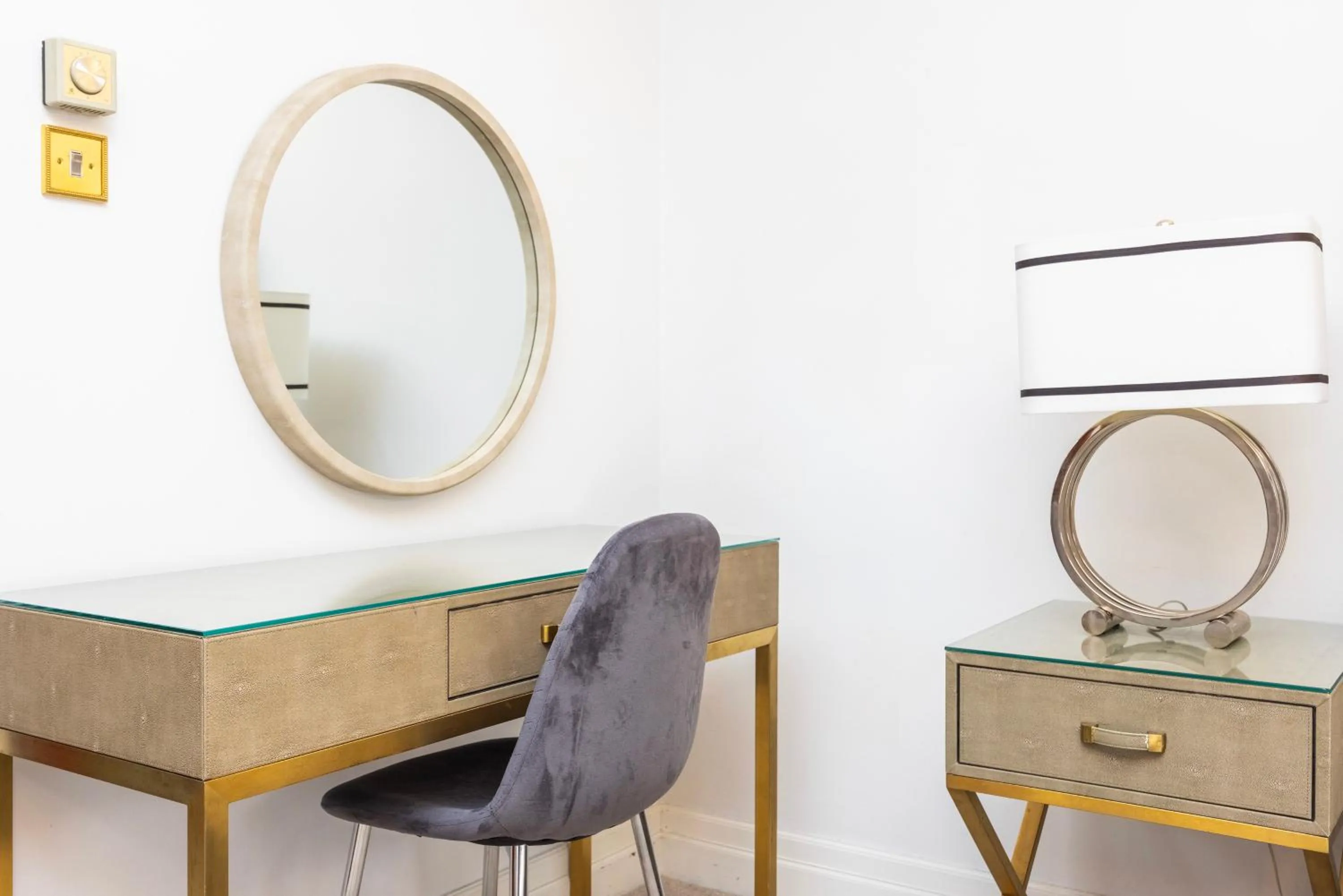 hair dresser in CARLTON COURT - MAYFAIR