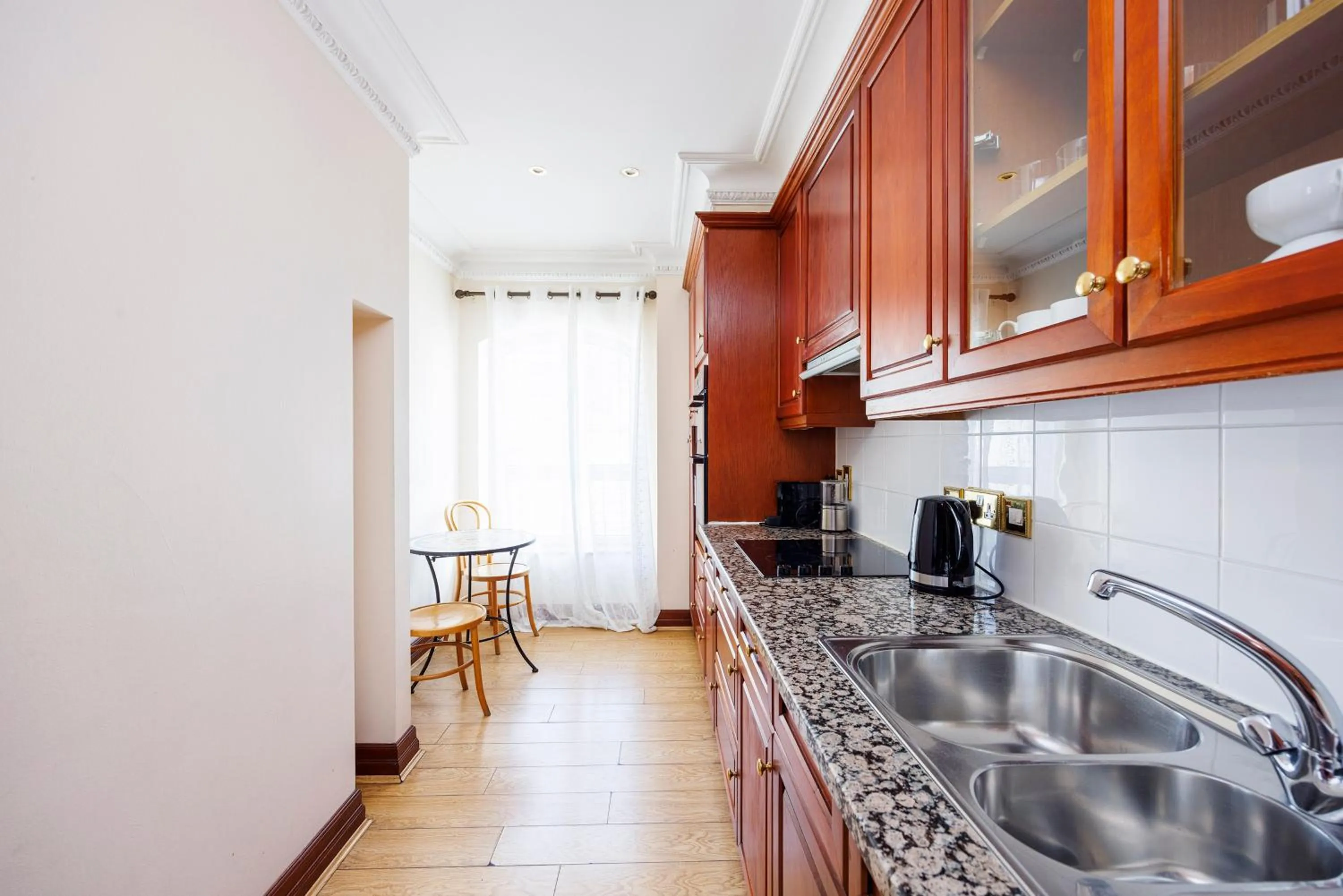 Kitchen or kitchenette in CARLTON COURT - MAYFAIR