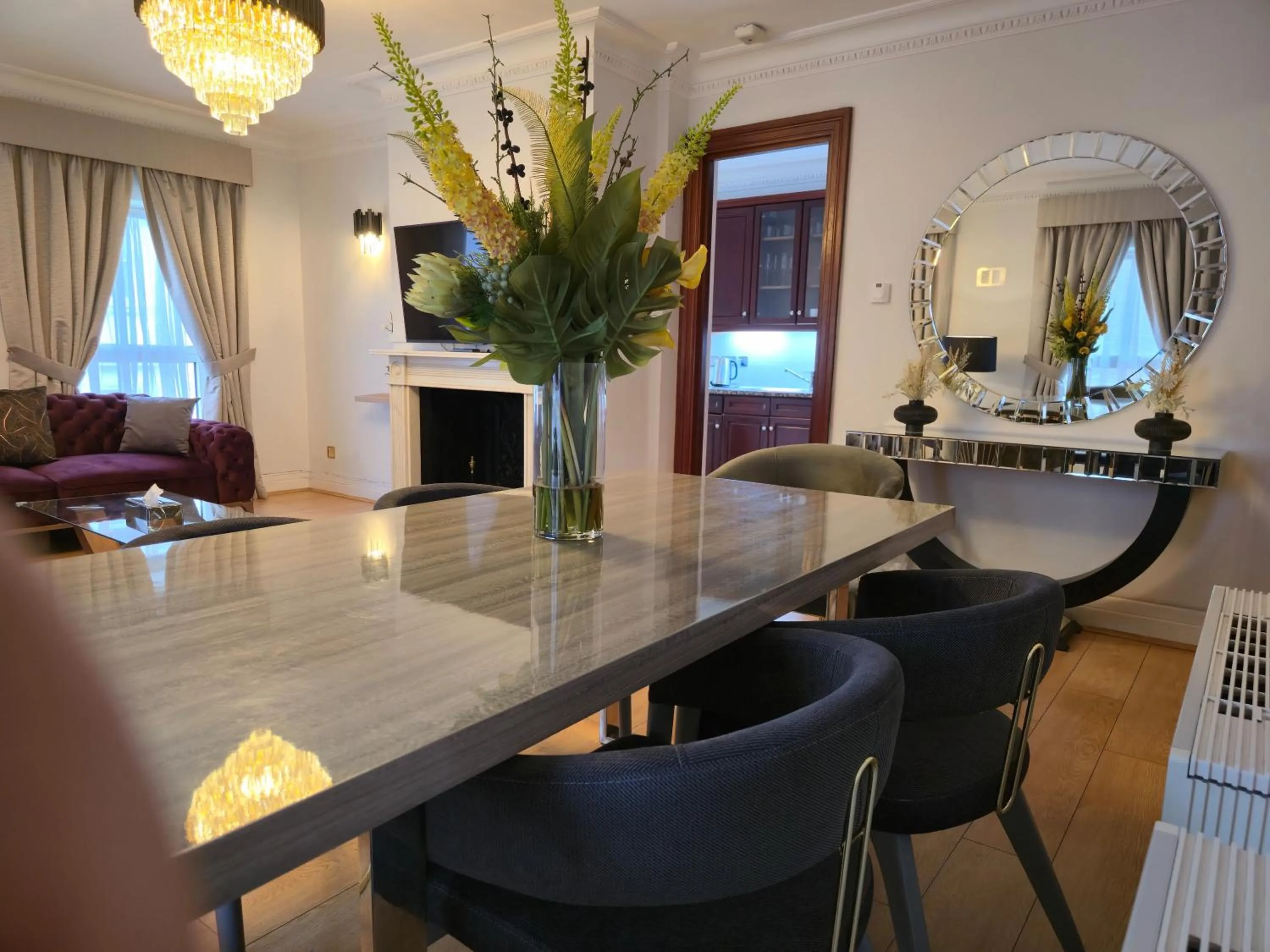 Living room in CARLTON COURT - MAYFAIR