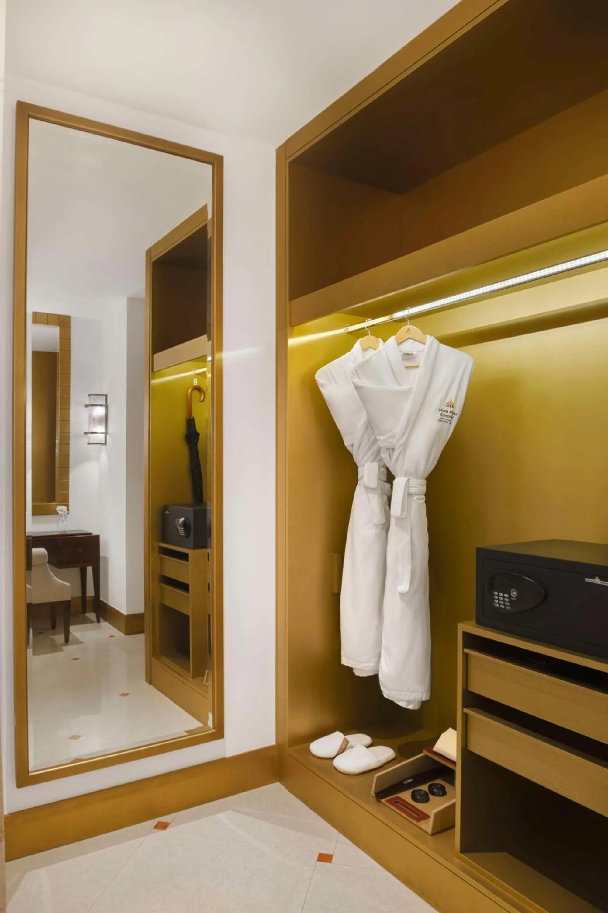 Other, Bed in Marsa Malaz Kempinski, The Pearl