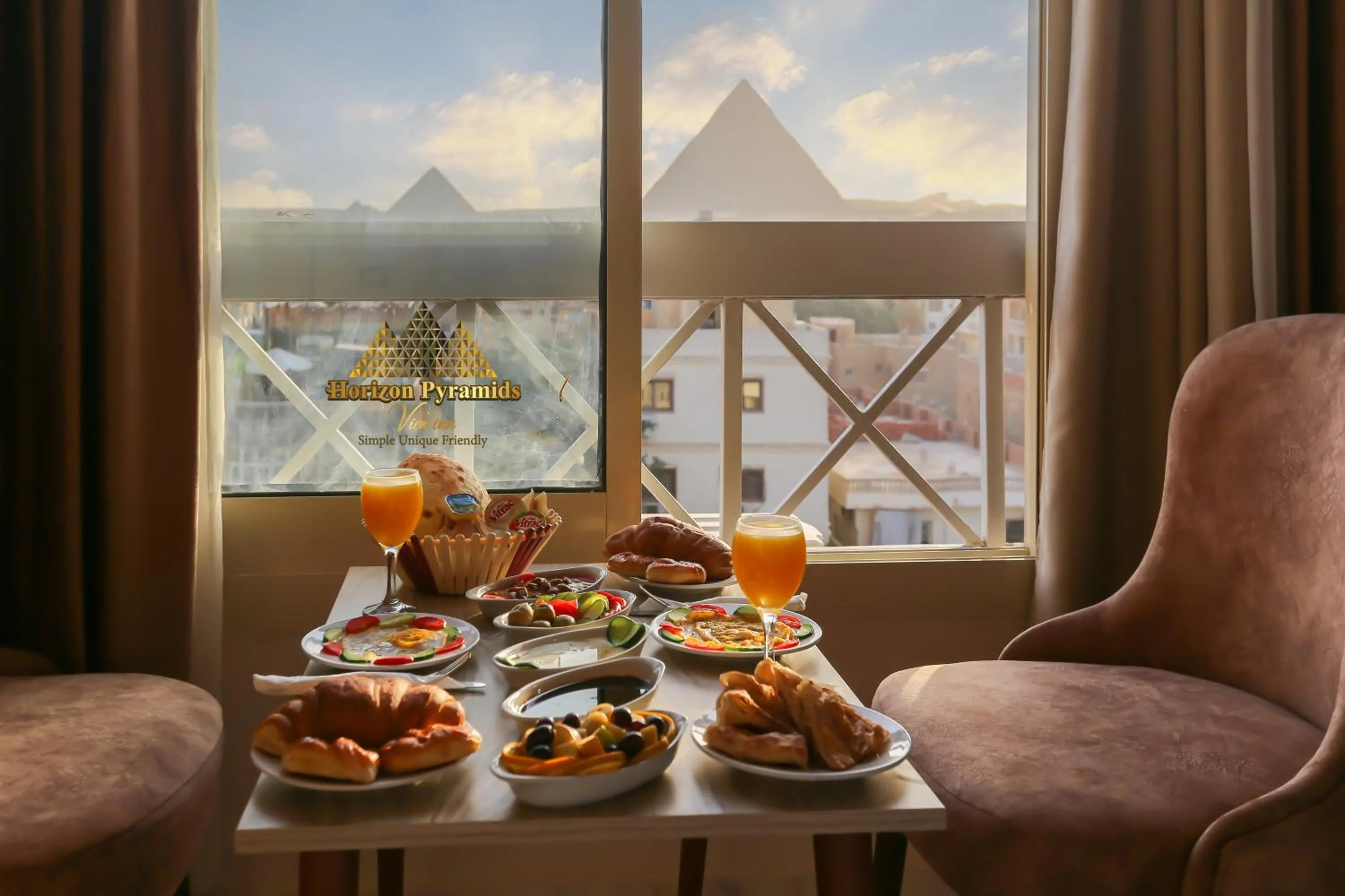 Double Room with Pyramids View in Horizon Pyramids View inn