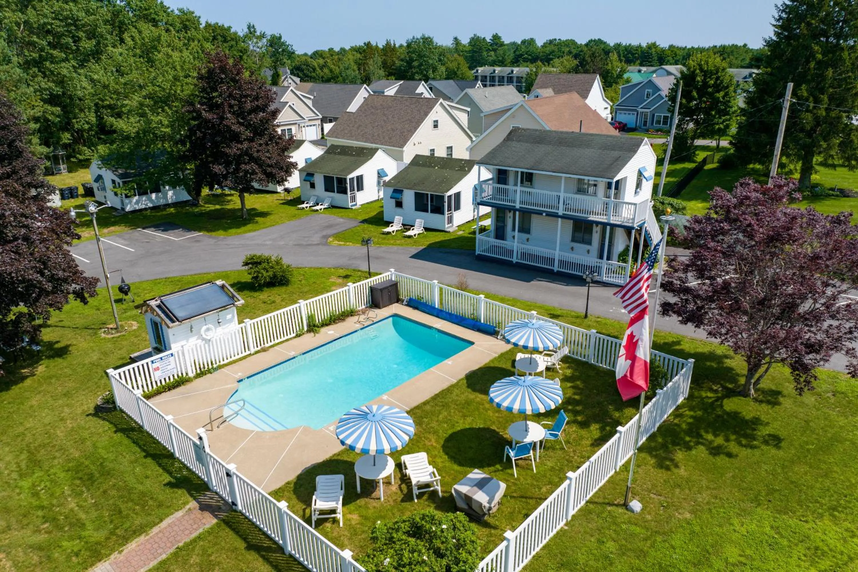Bird's eye view in The Beaches Guestrooms and Cottages