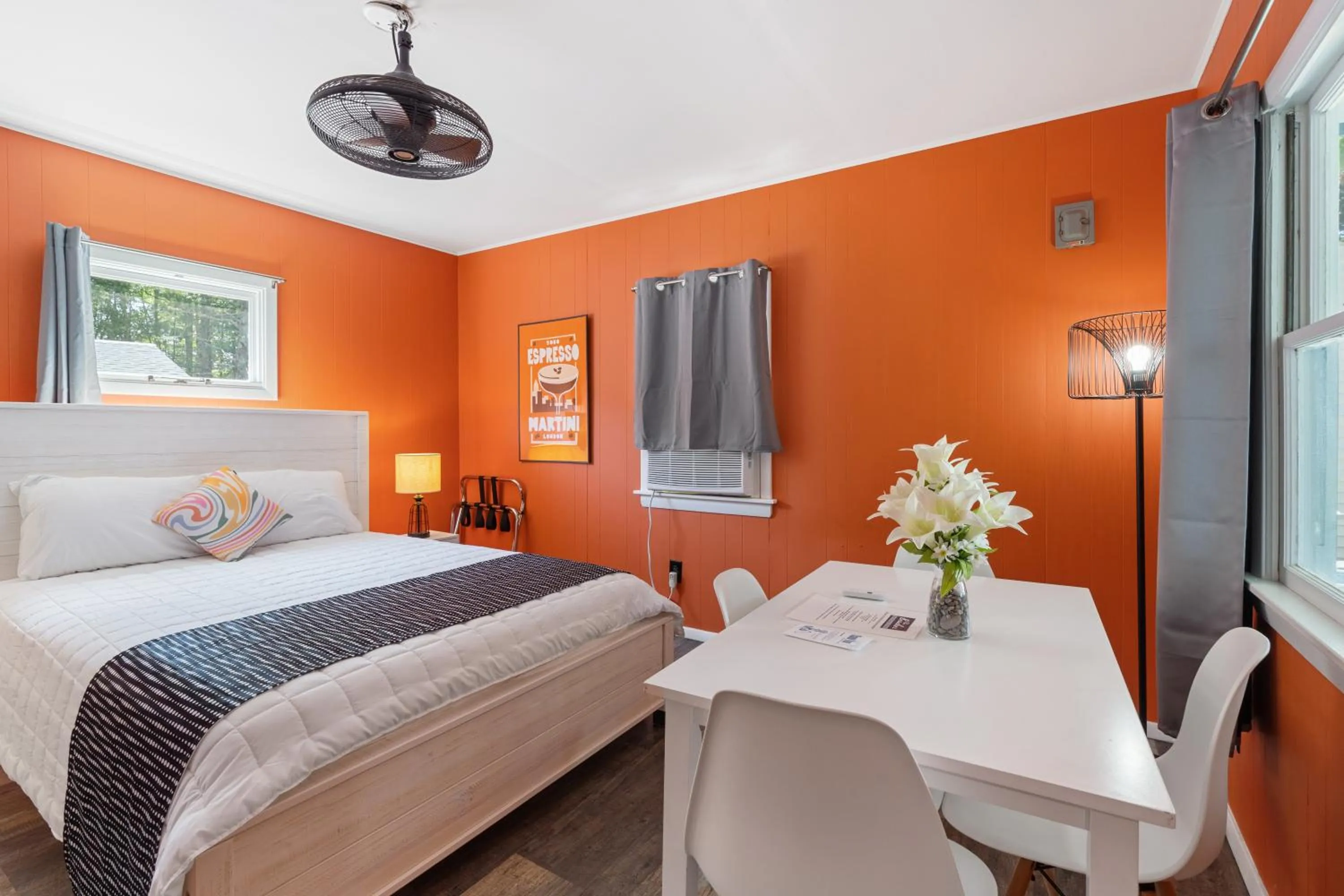 Bed in The Beaches Guestrooms and Cottages