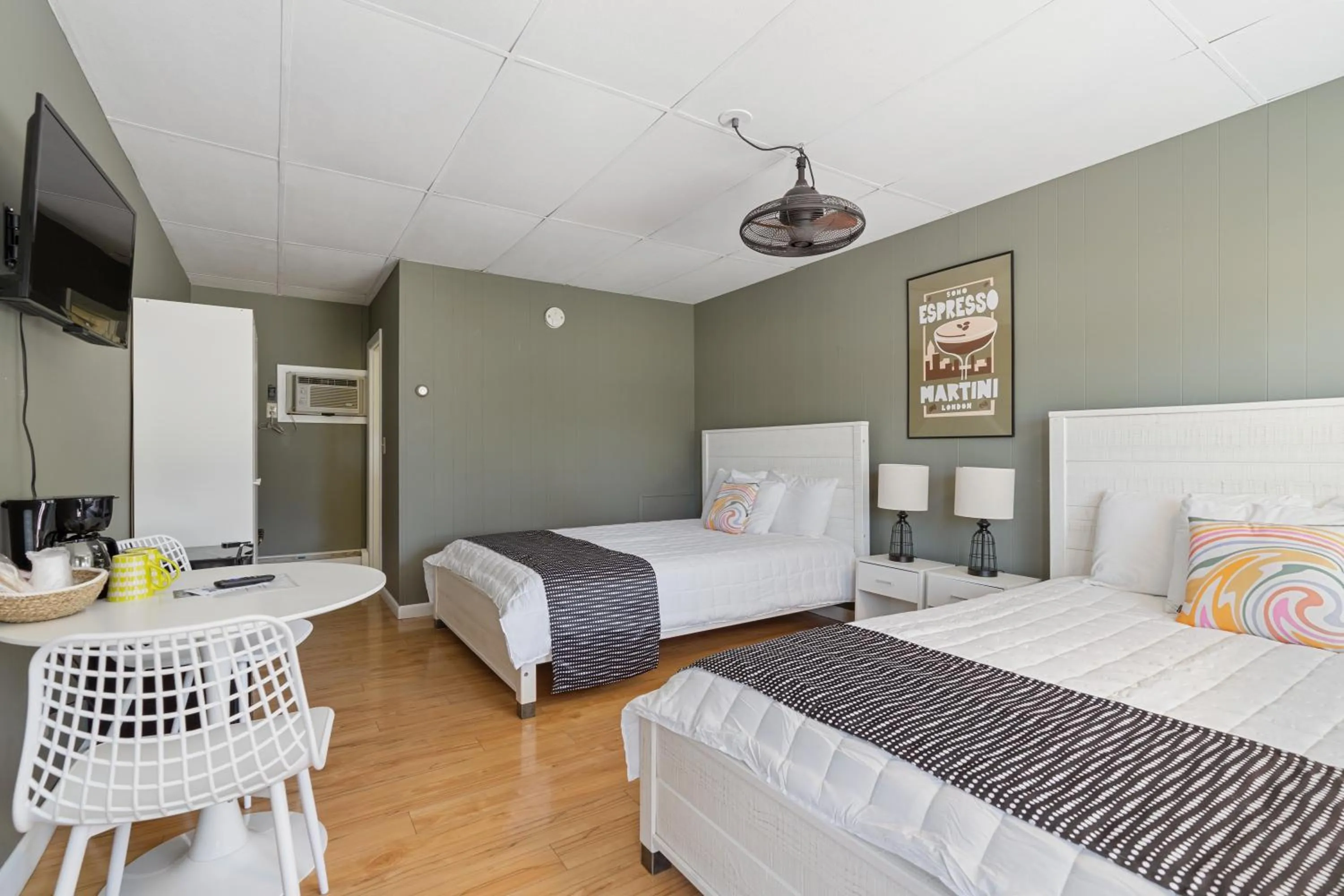 Bed in The Beaches Guestrooms and Cottages