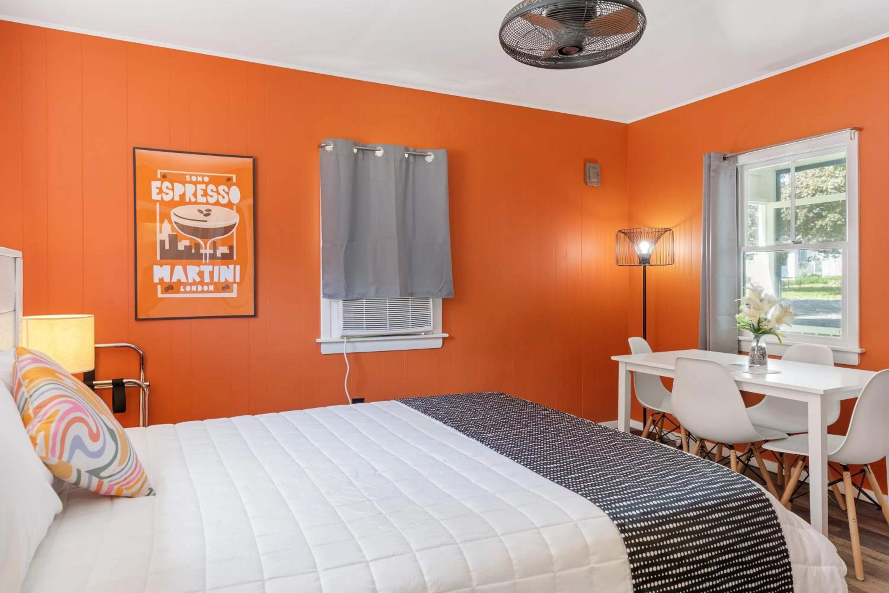 Bed in The Beaches Guestrooms and Cottages
