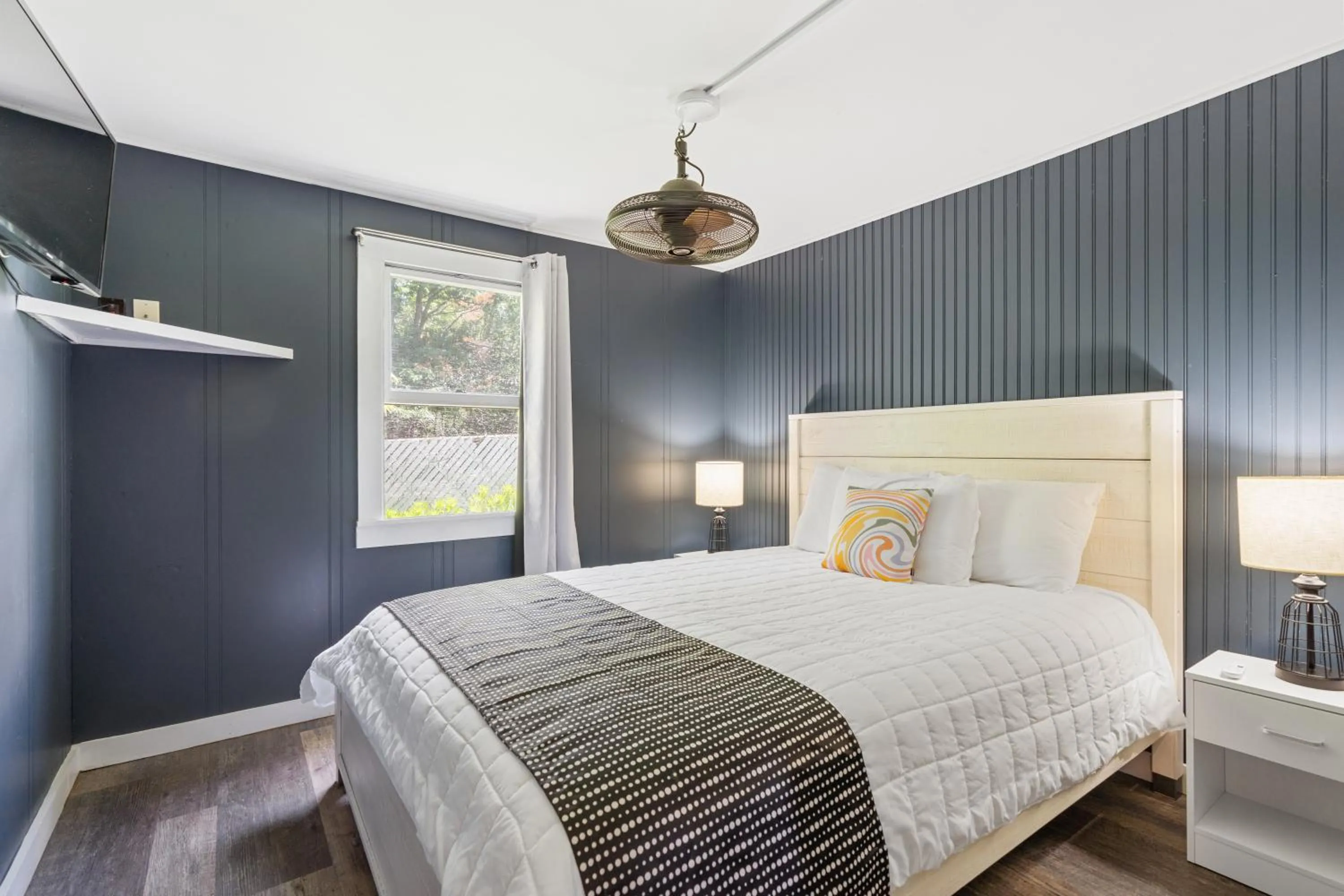 Bed in The Beaches Guestrooms and Cottages