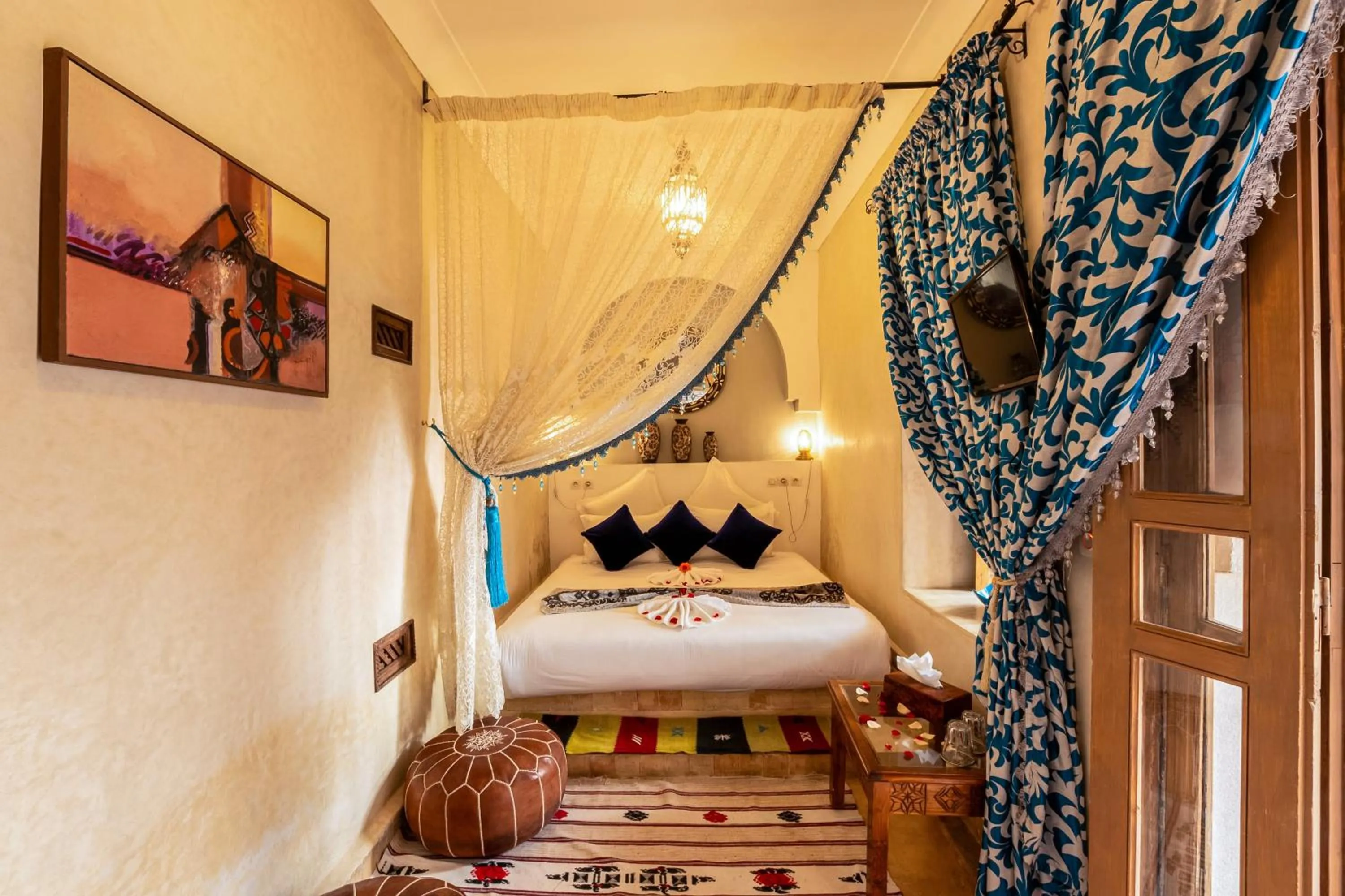 Photo of the whole room, Bed in Riad Fleur d'Orient
