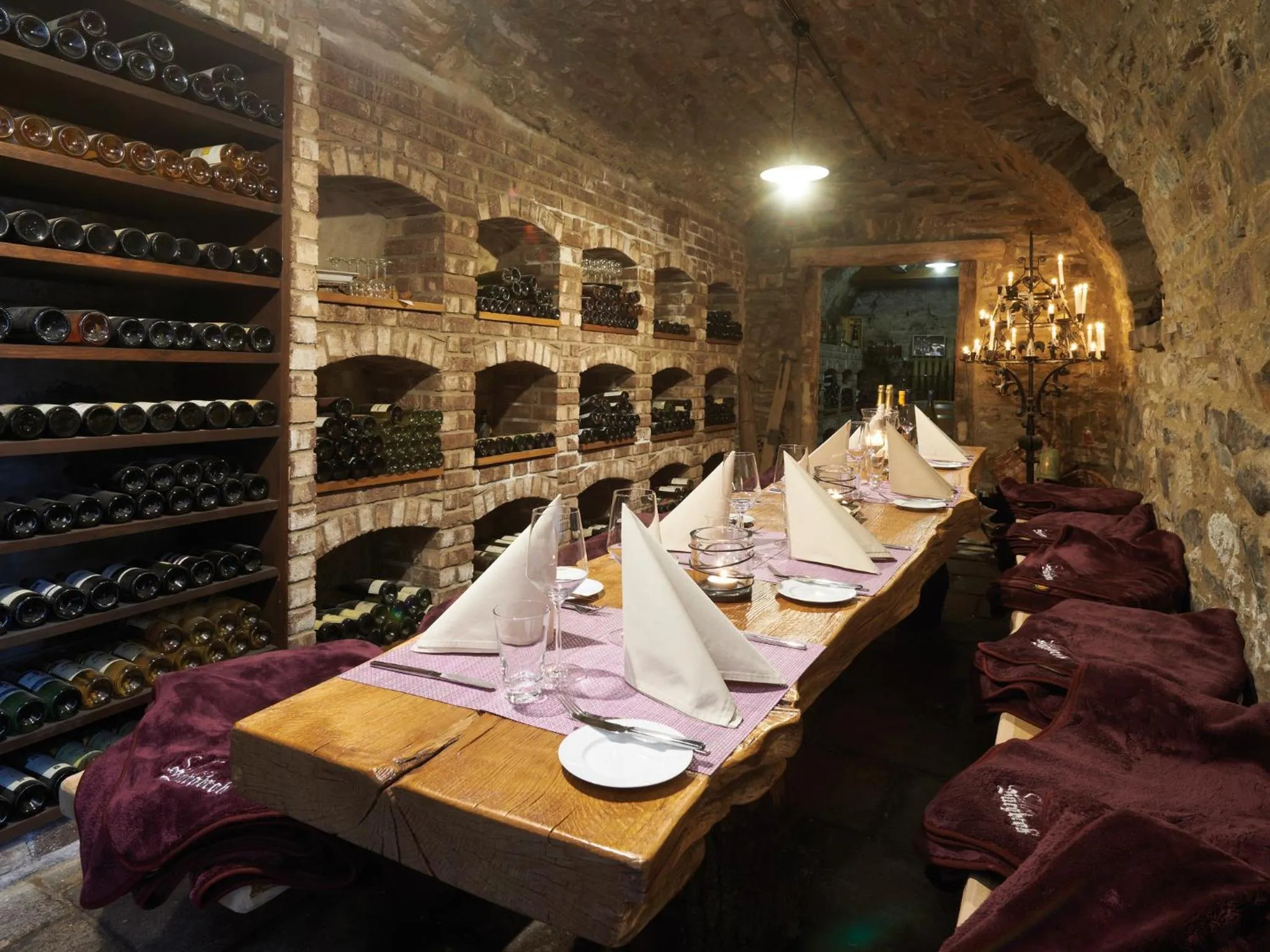 Restaurant/places to eat in Schloss Hotel Burgbrohl