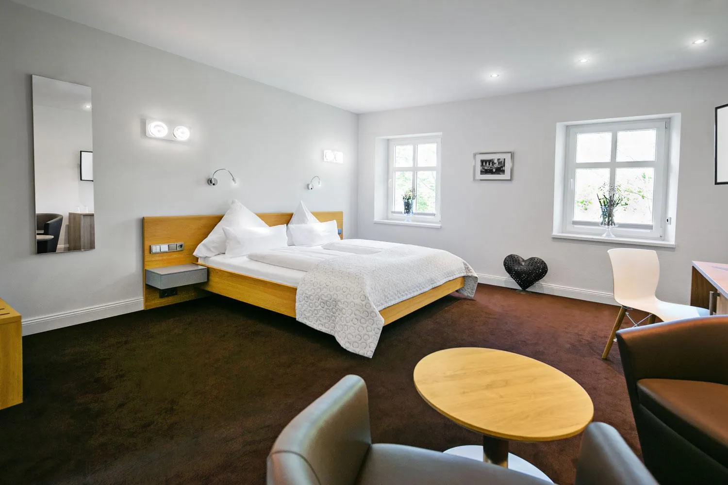 Photo of the whole room, Bed in Schloss Hotel Burgbrohl