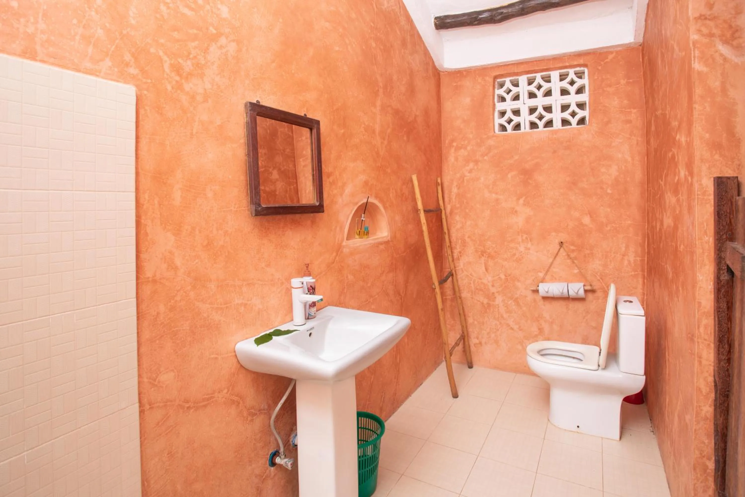 Bathroom in Demani Lodge Zanzibar