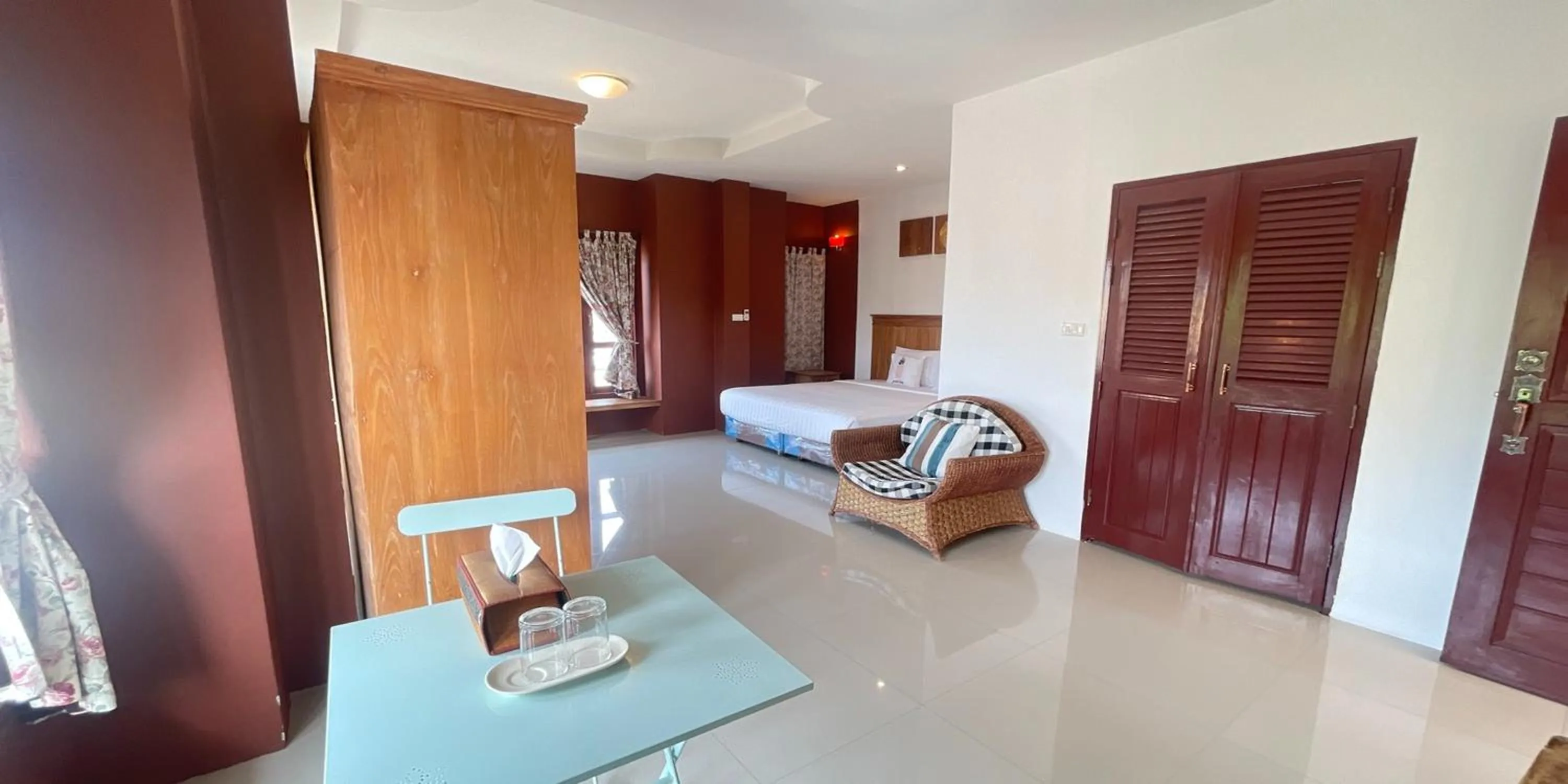 Bed in Yellow Tique Hotel