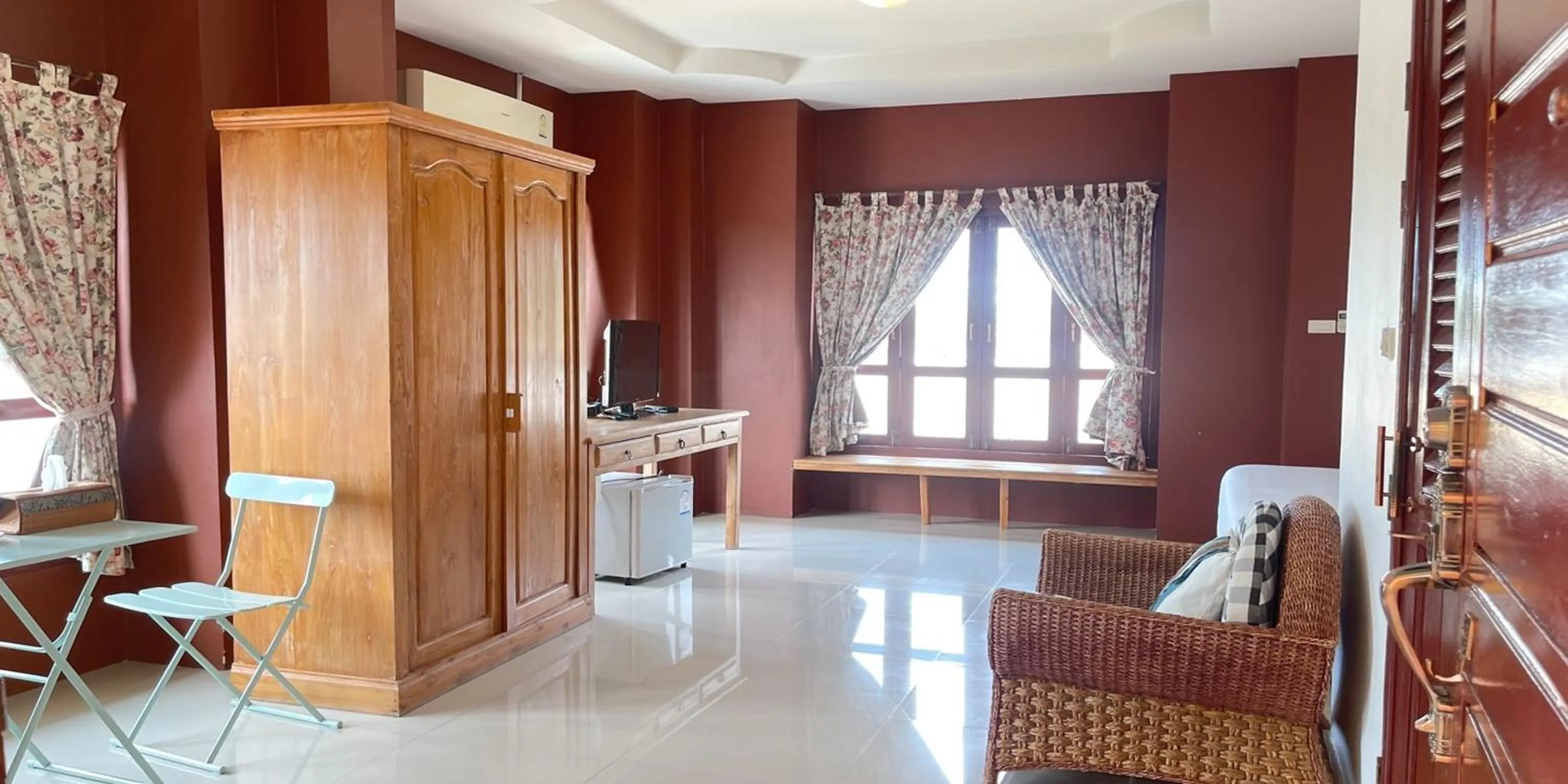 Photo of the whole room in Yellow Tique Hotel