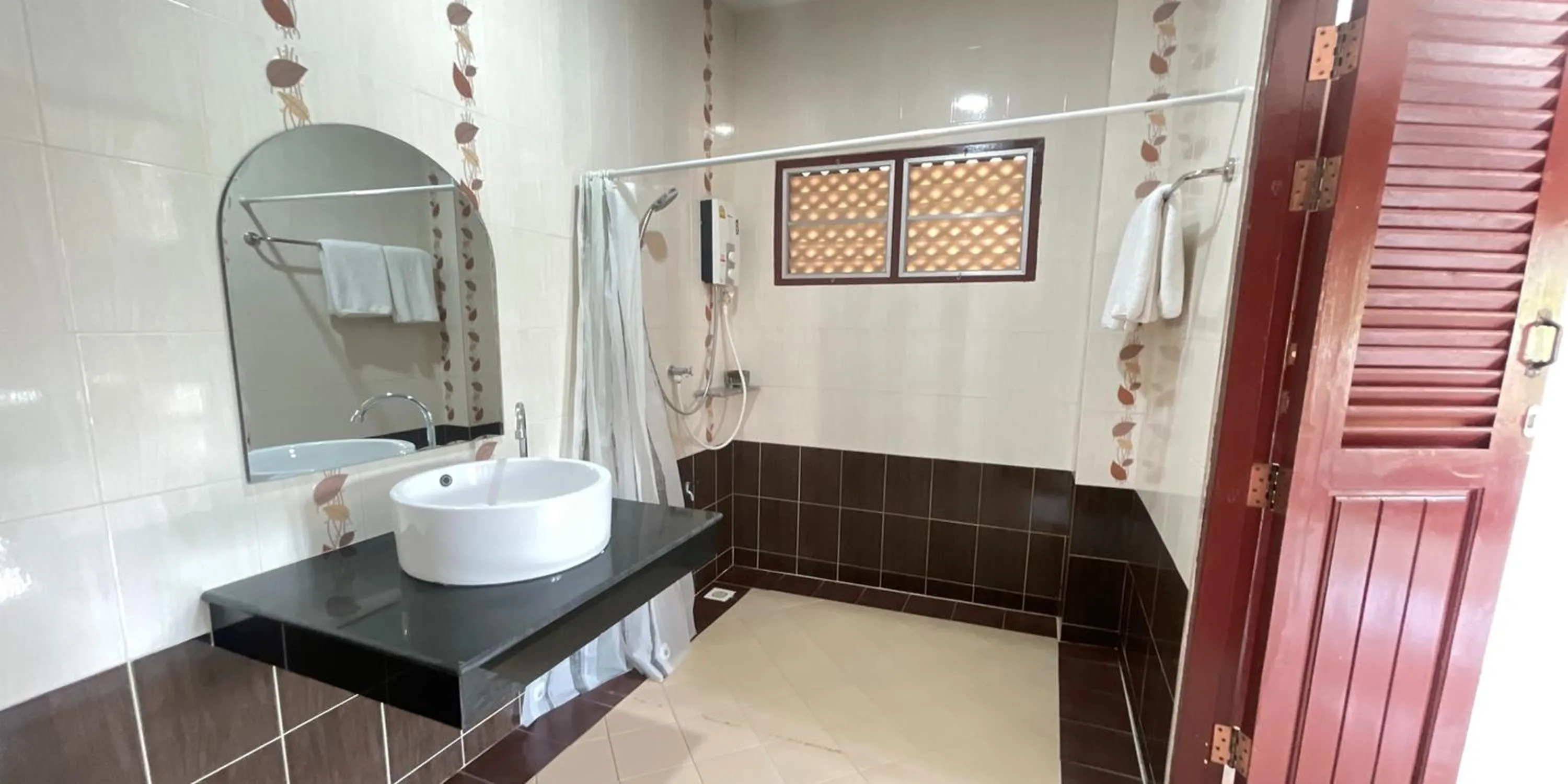 Shower in Yellow Tique Hotel