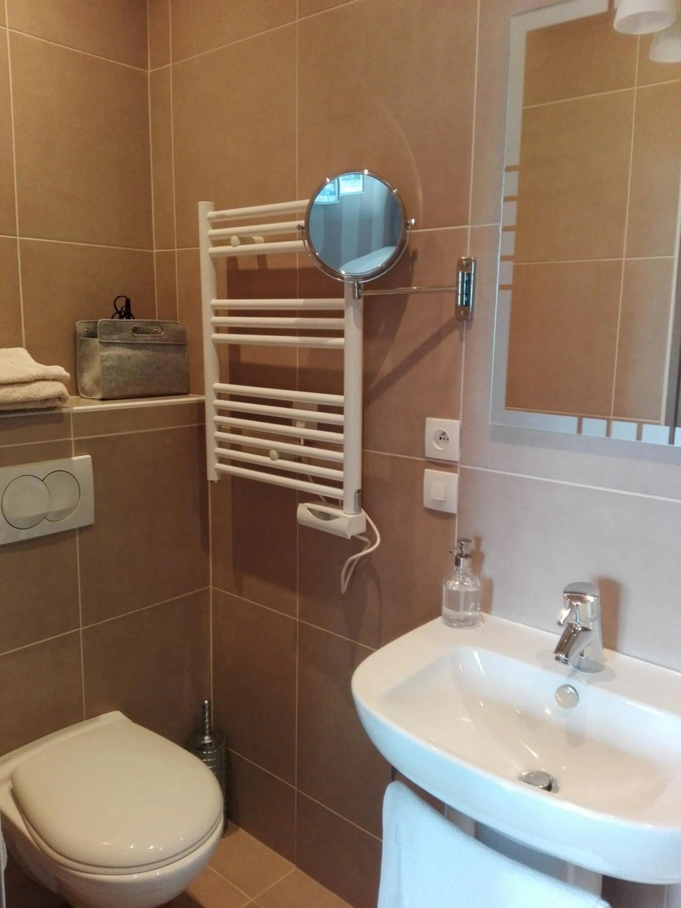 Bathroom in Mansion Victorine